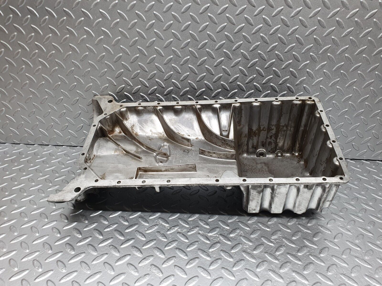 43074 Mercedes-Benz W123 Oil Pan Oil Sump 1020141702