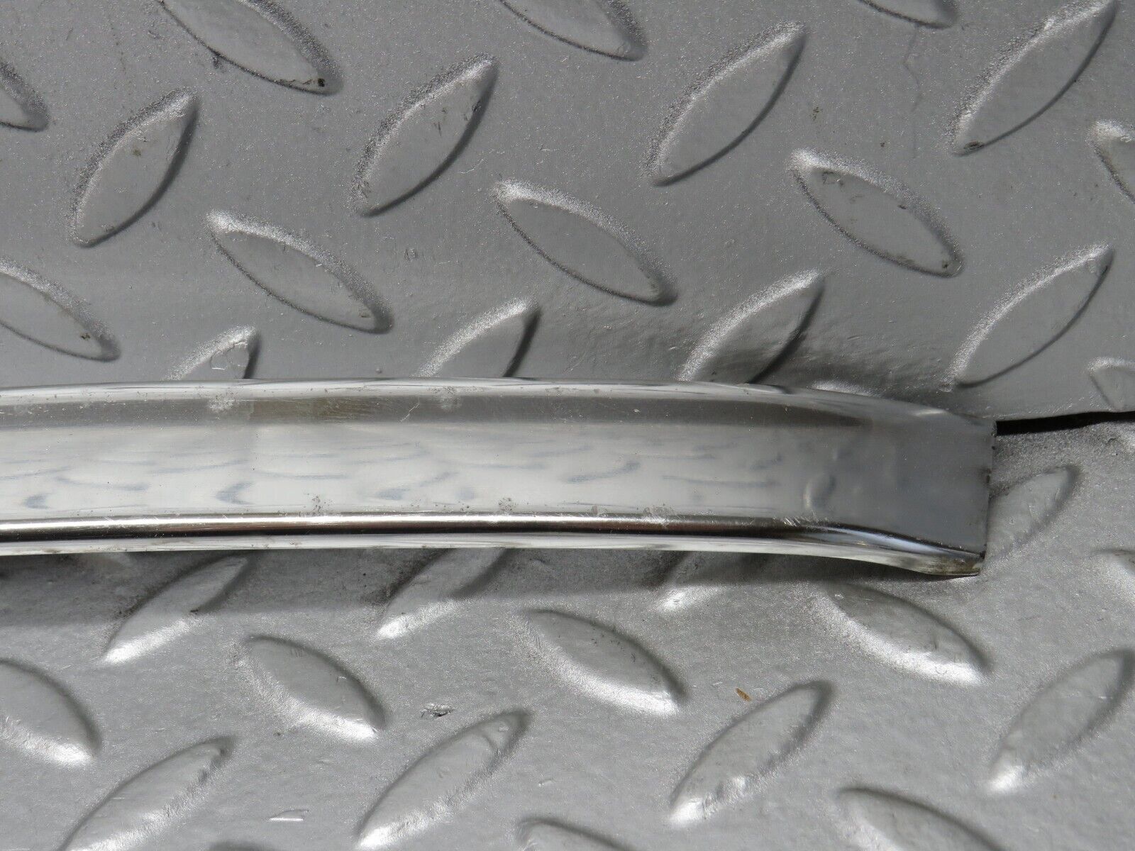 39854 Mercedes-Benz R107 350SL Hardtop Roof Chrome Left Side