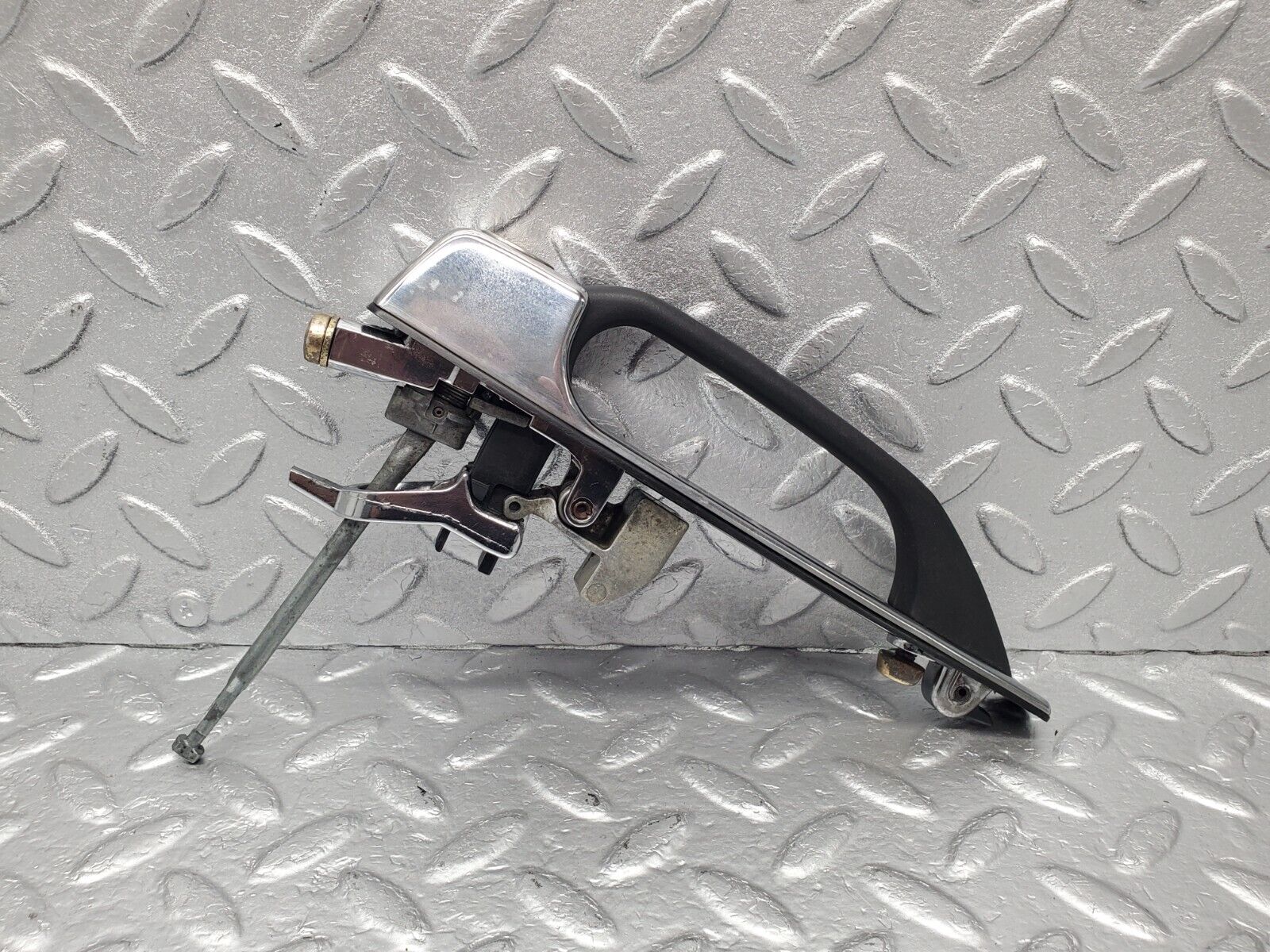 46385 Mercedes-Benz C123 280CE Coupe Left Door Exterior Handle No Key