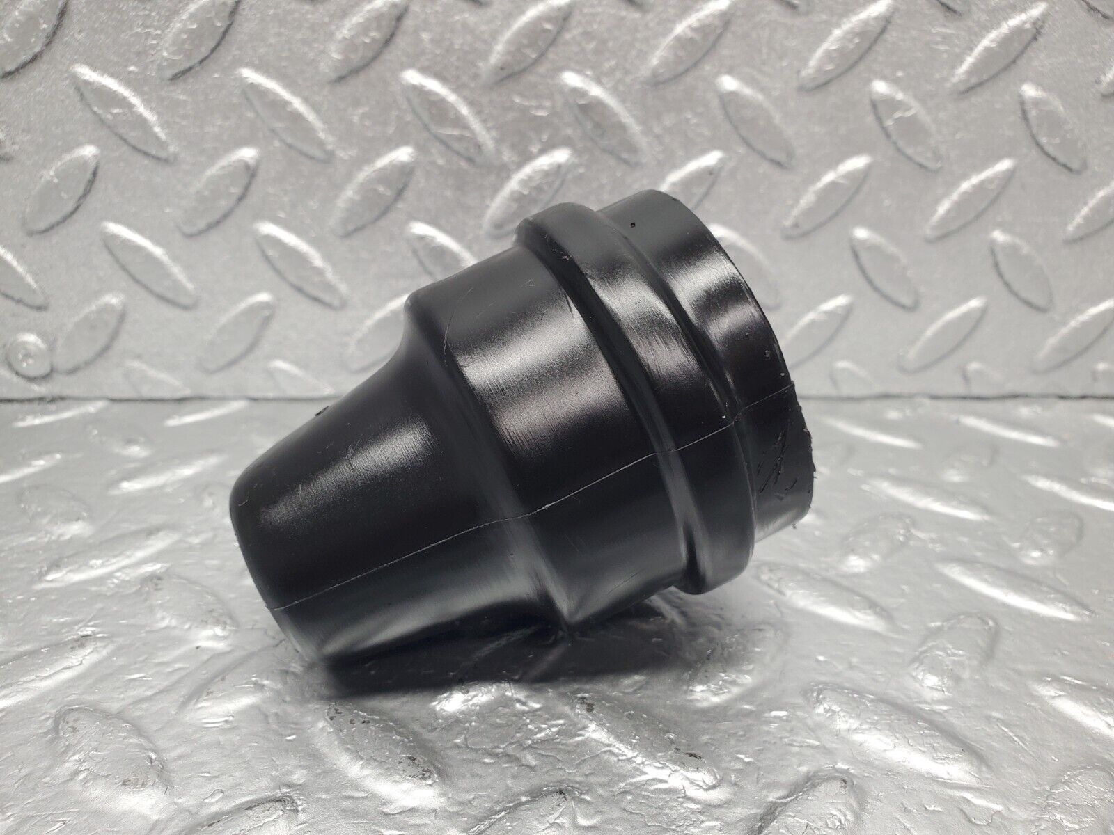 46424 Mercedes-Benz C123 280CE Coupe Ignition Coil Protective Cap 0001581785