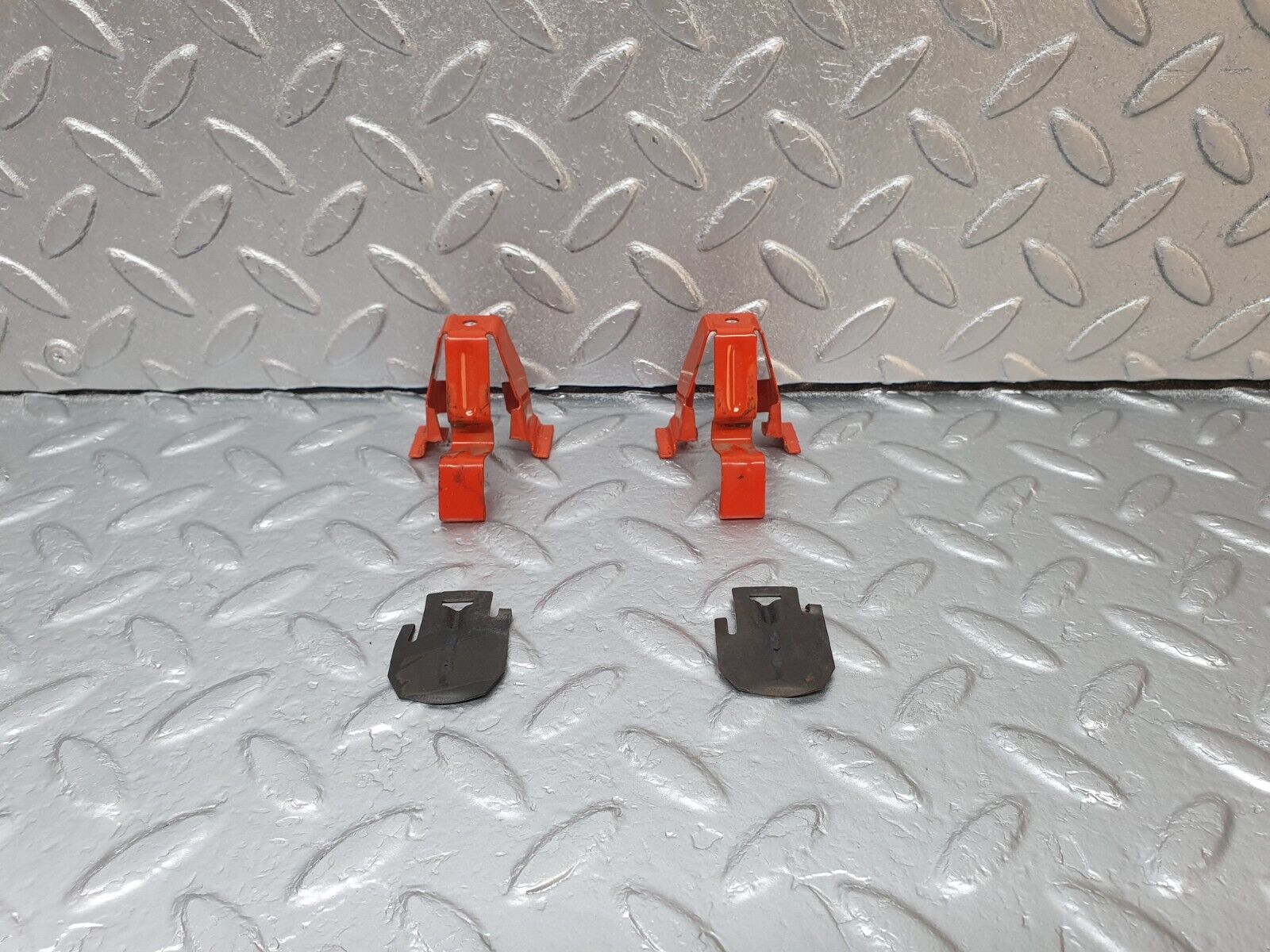 42527 Mercedes-Benz R129 320SL Coupe Rear Seat Holder 2x