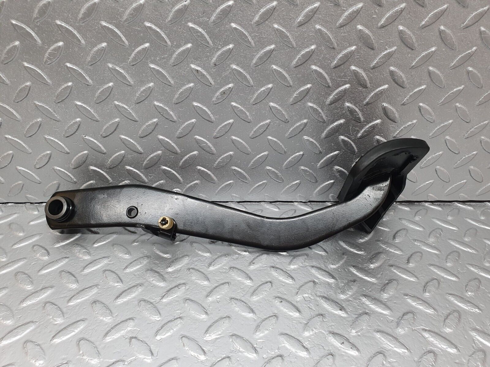 42201 Mercedes-Benz R129 320SL Coupe Brake Pedal With Rubber 1232910082