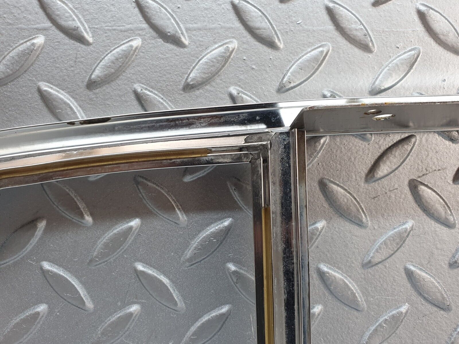 43052 Mercedes-Benz R107 Hardtop Side Window Chrome Moulding Trim Left