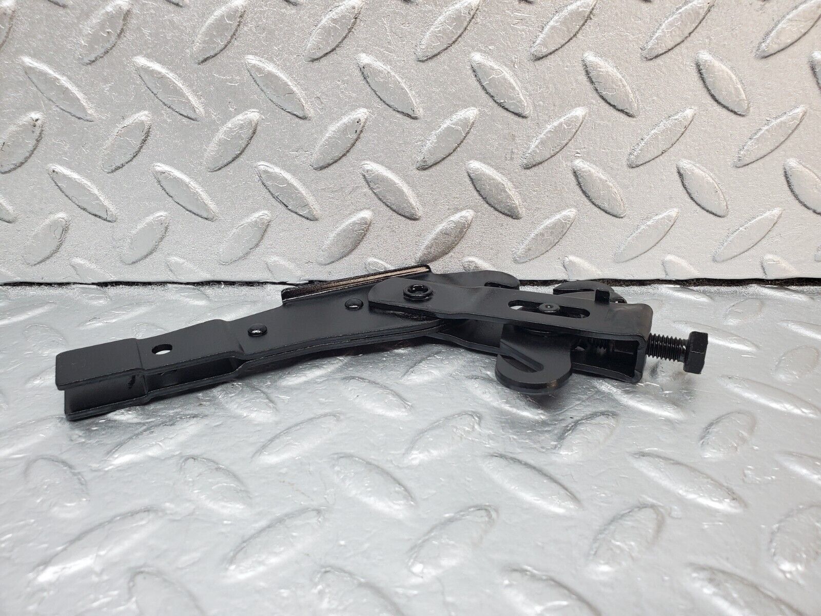 45936 Mercedes-Benz W126 420SE Handbrake Adjusting Handbrake Regulator