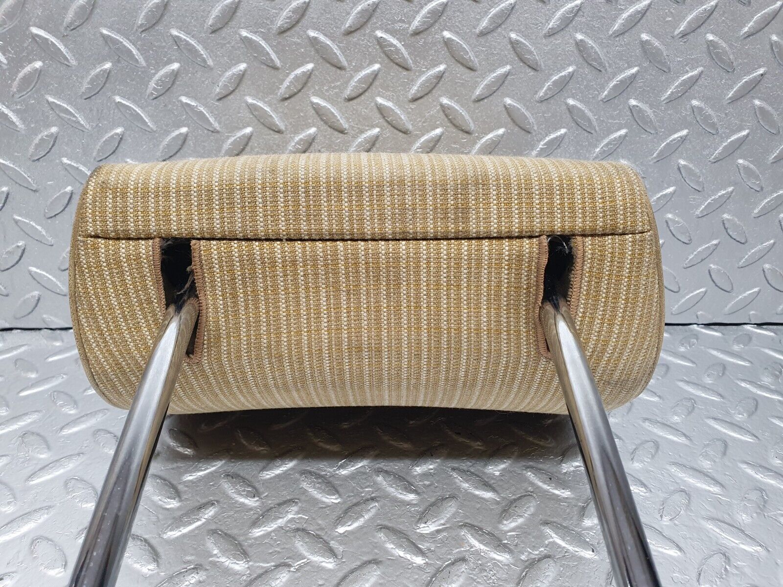 43949 Mercedes-Benz C123 230CE Coupe Front Right Headrest Beige