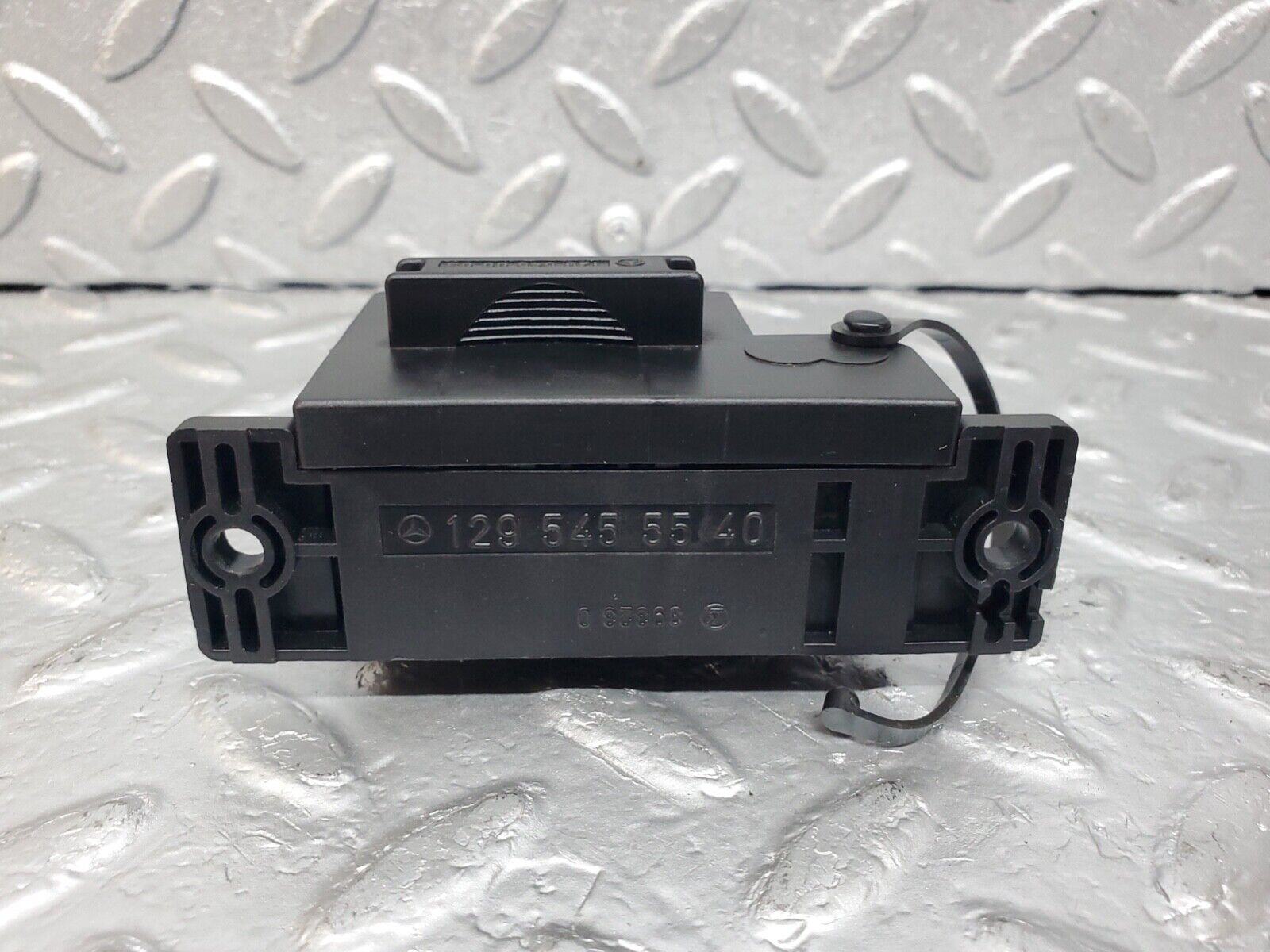 44623 Mercedes-Benz W124 220E Diagnostic Connector 1295455540 1295450003