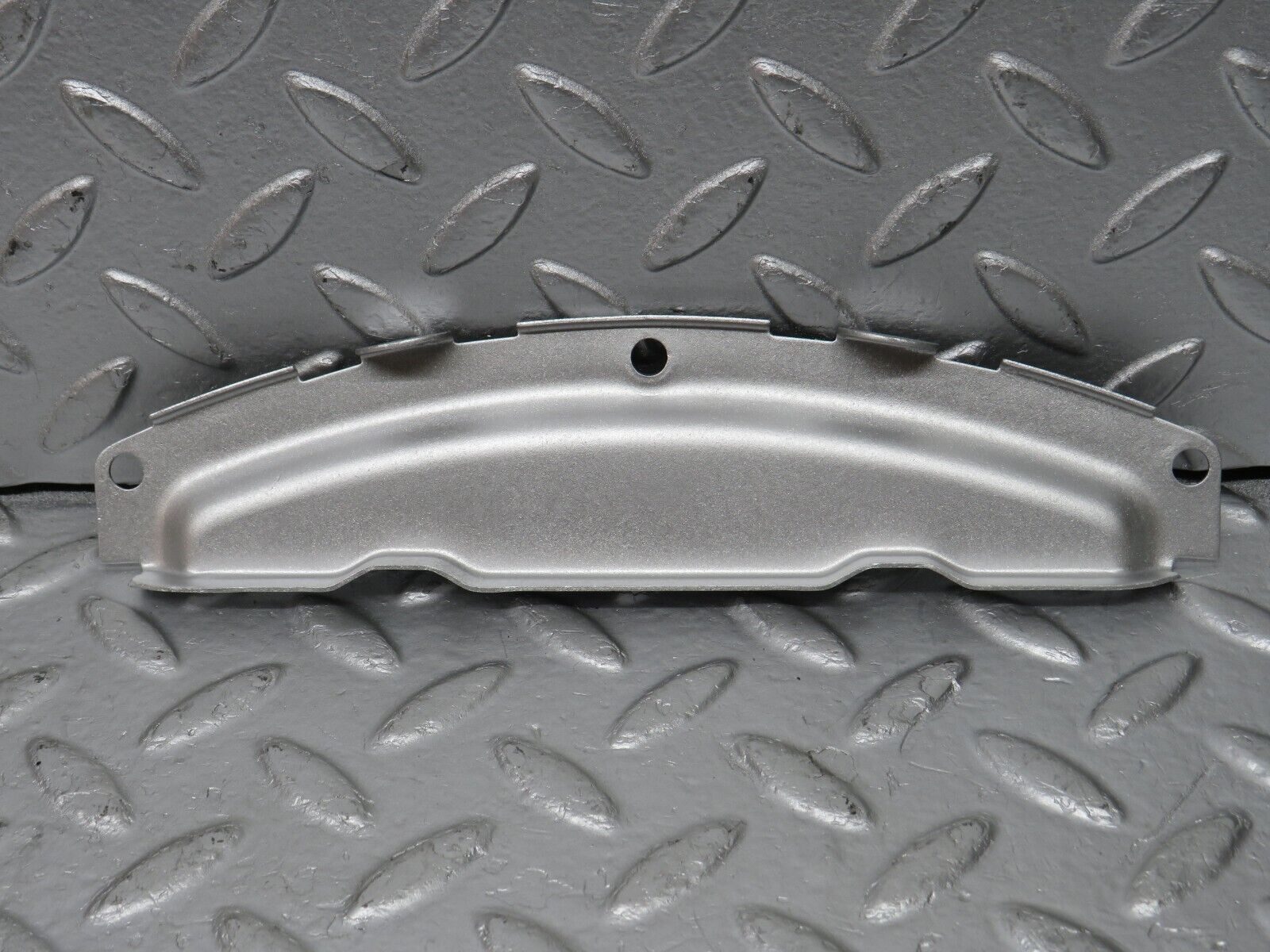 33058 Mercedes-Benz C107 R107 350 V8 Gearbox Flange Cover