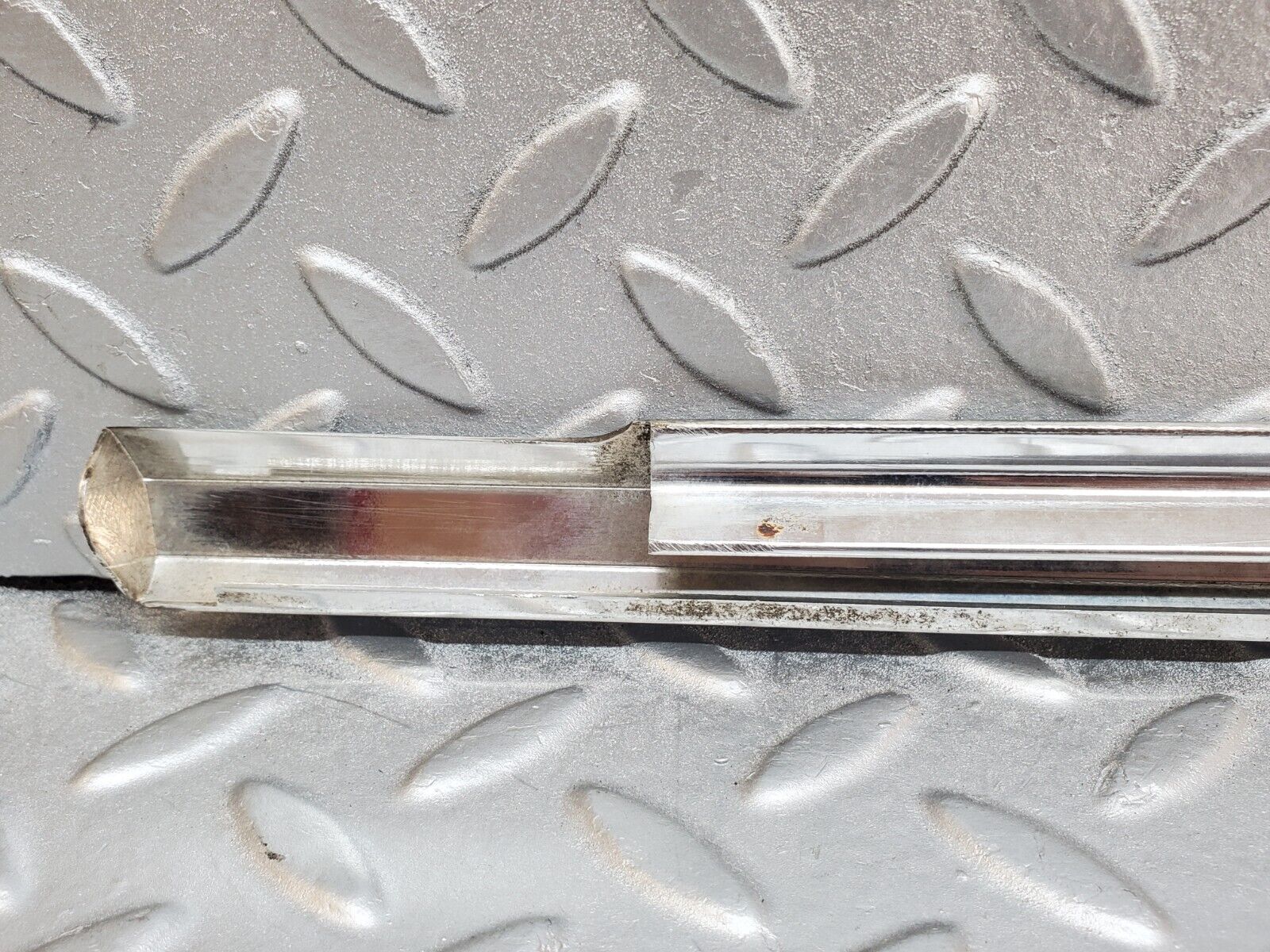 45810 Mercedes-Benz W126 420SE Rear Right Door Chrome Moulding Trim