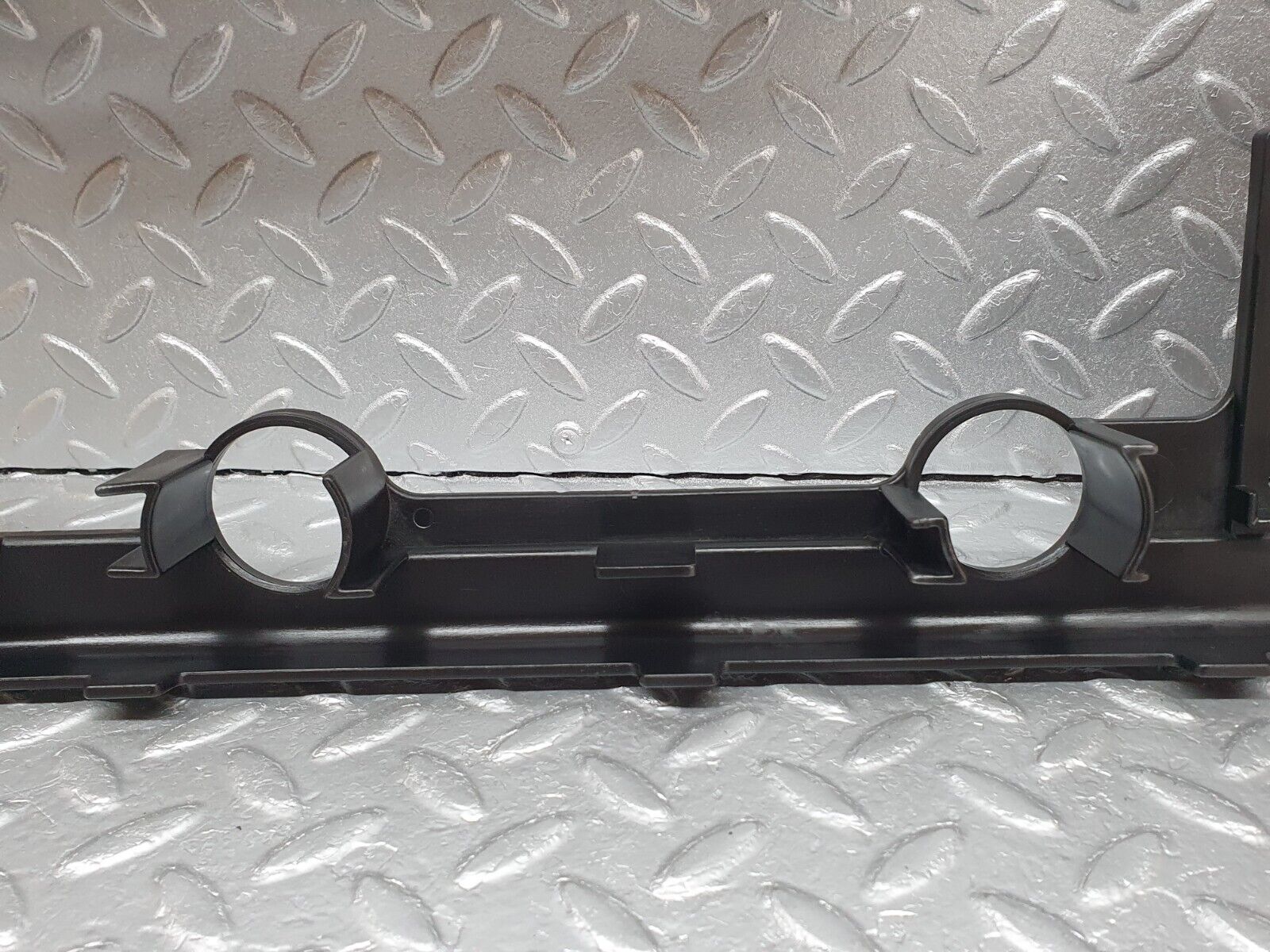 41754 Mercedes-Benz W202 C200 Rear Deck Bracket 2025457740