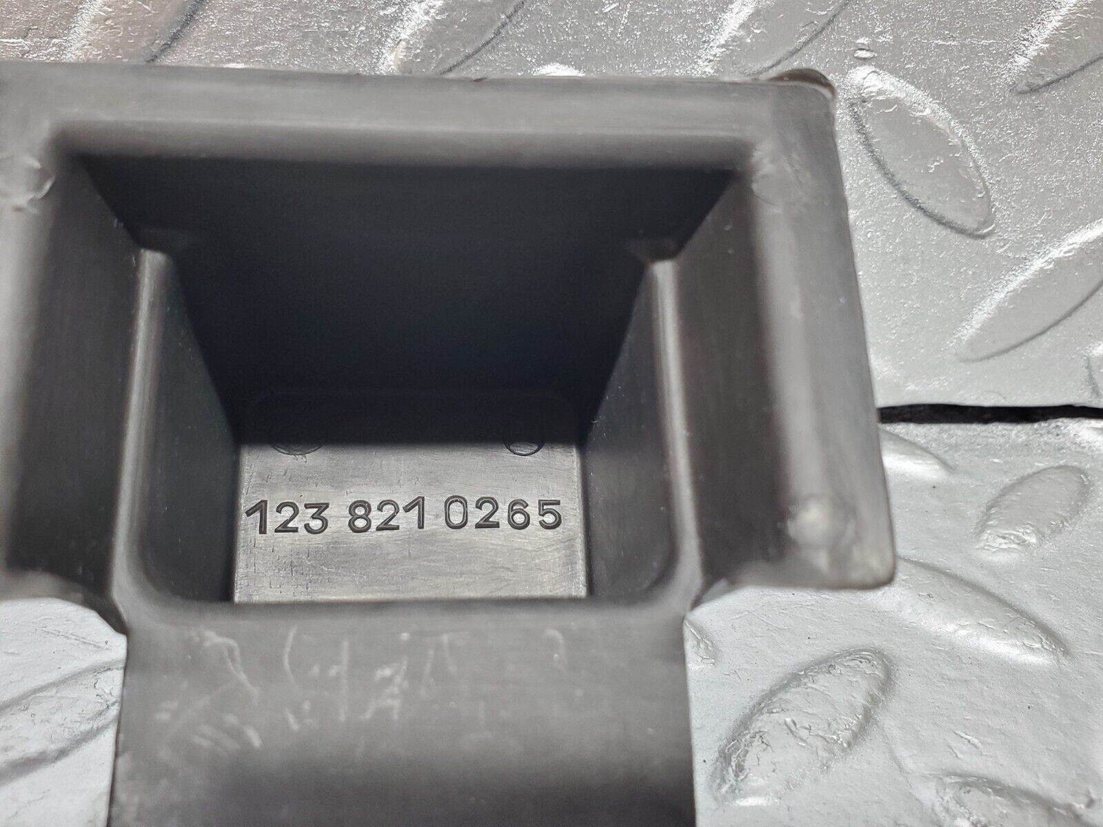 44505 Mercedes-Benz W123 280E Electric Window Switch Bucket 1238210265