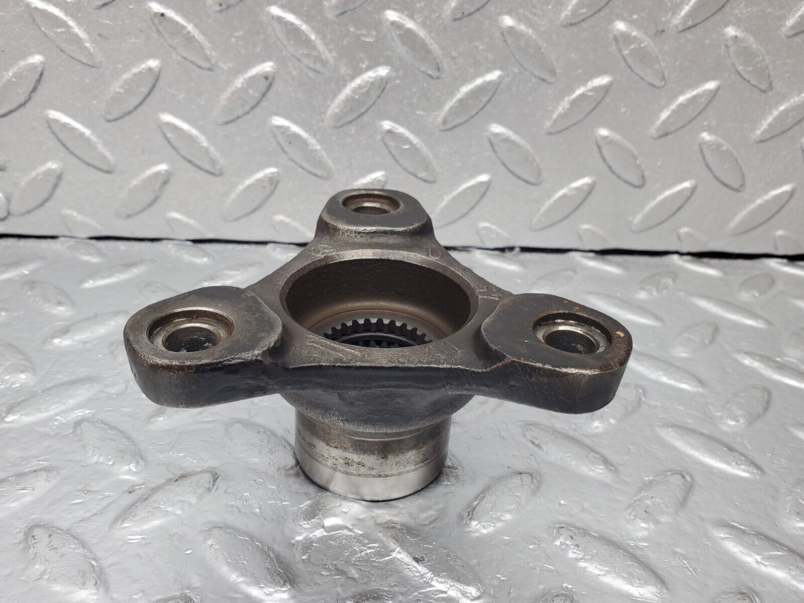 44564 Mercedes-Benz W123 280E Automatic Gearbox Rear Flange 722.309