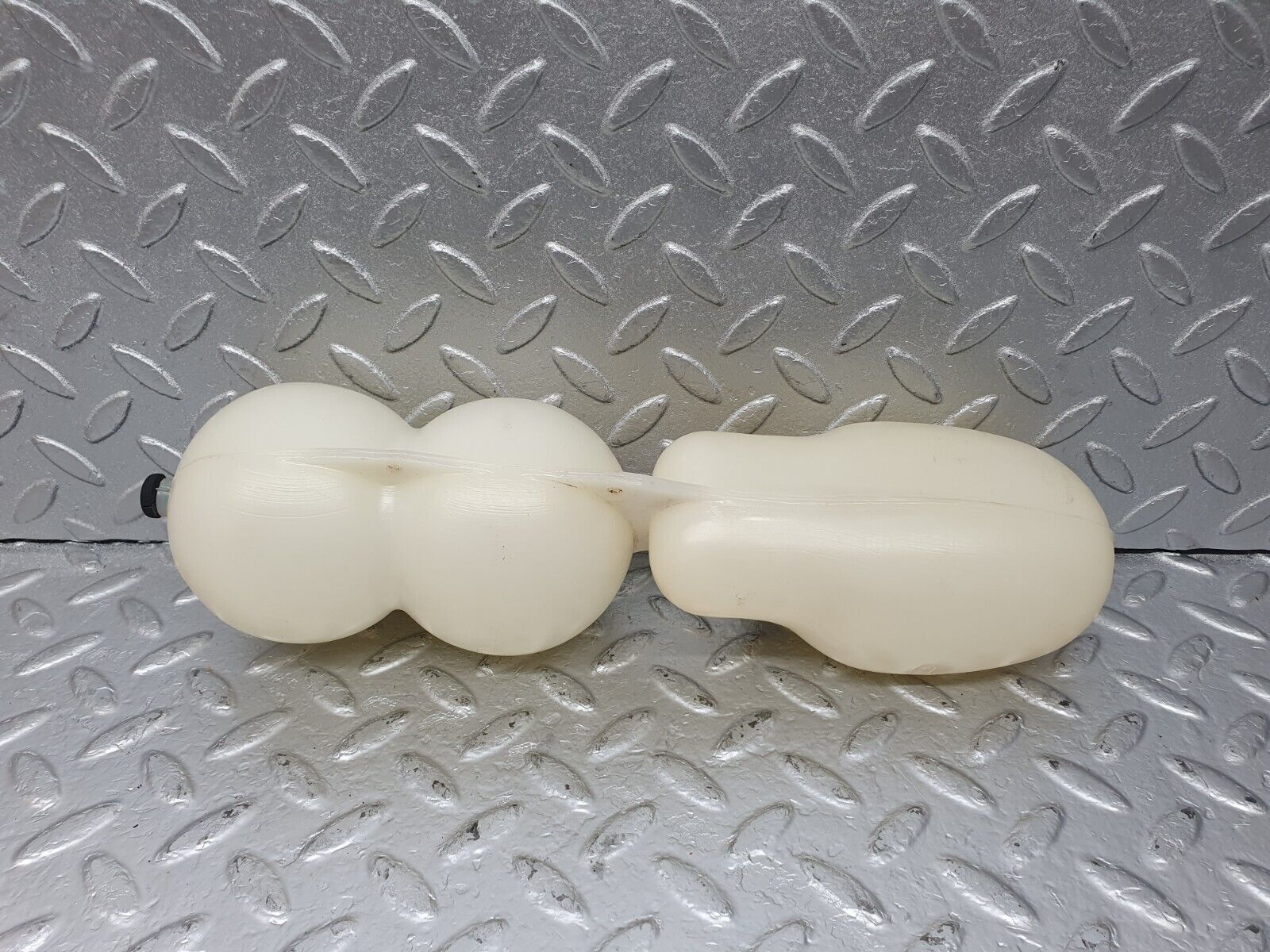 43505 Mercedes-Benz C126 380SEC Coupe Vacuum Reservoir Tank