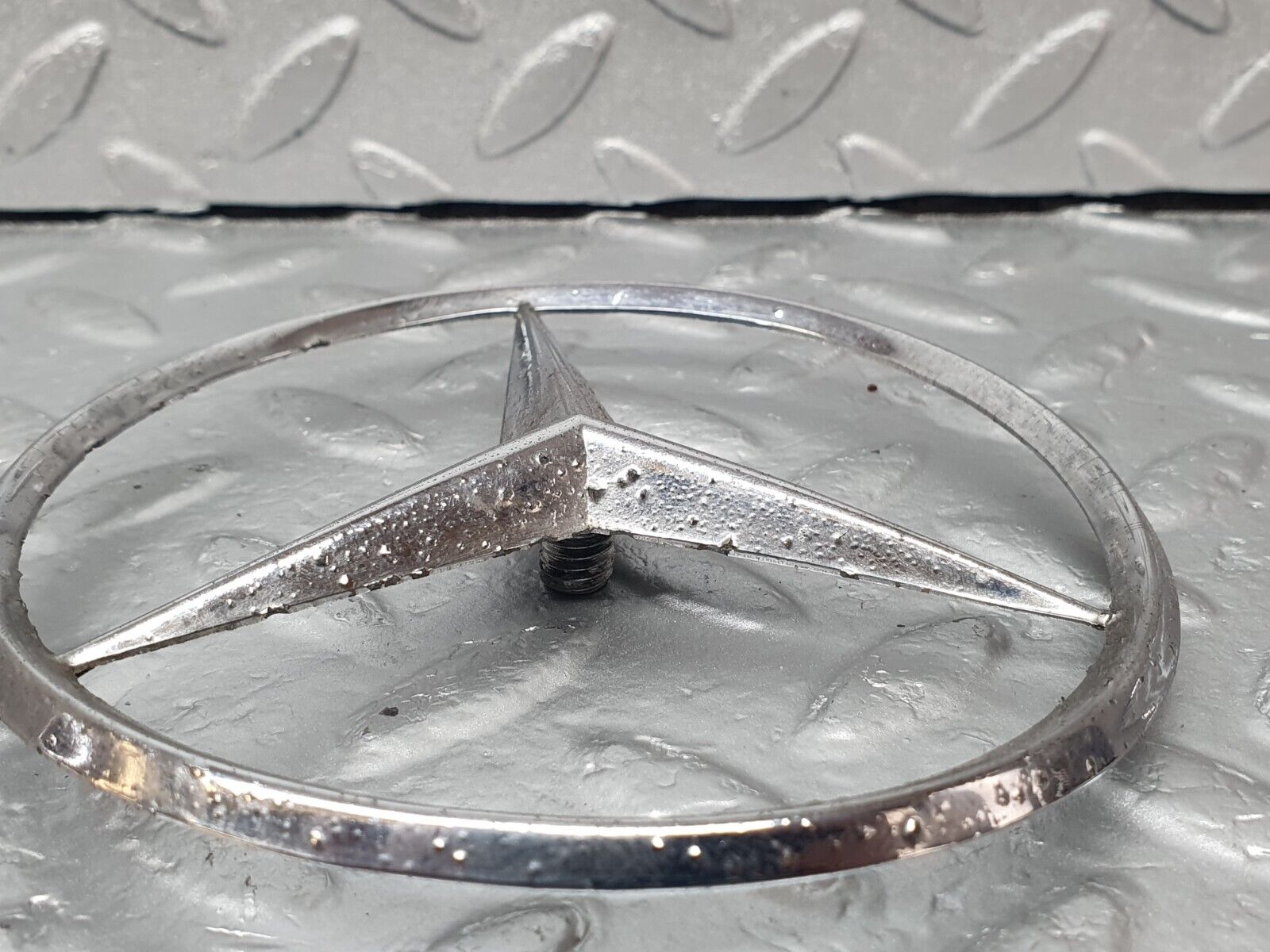 43381 Mercedes-Benz W108 280SE Trunk Lid Badge Emblem 1117585158