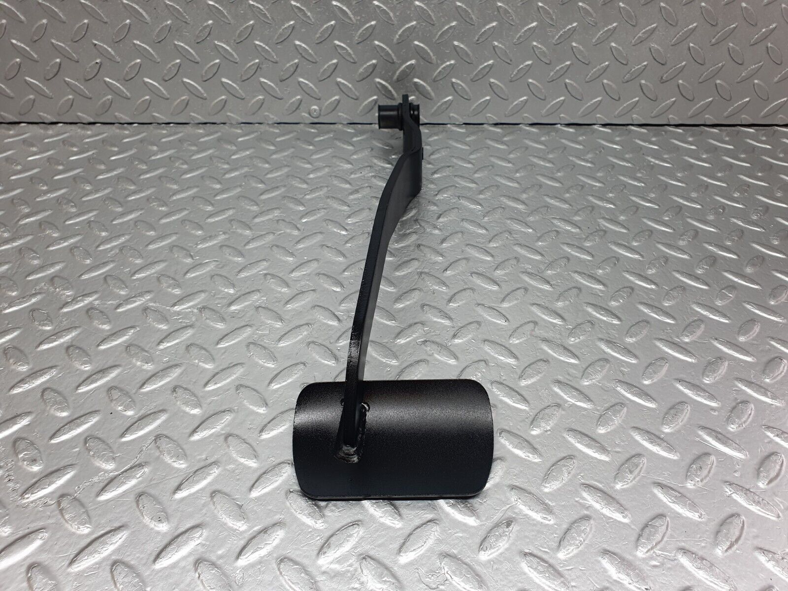 43596 Mercedes-Benz C126 380SEC Coupe Brake Pedal