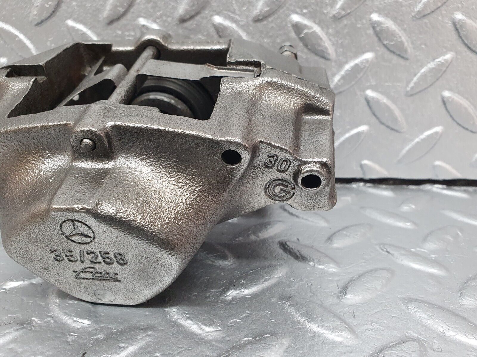 42113 Mercedes-Benz W202 C200 Rear Right Brake Caliper ATE 32