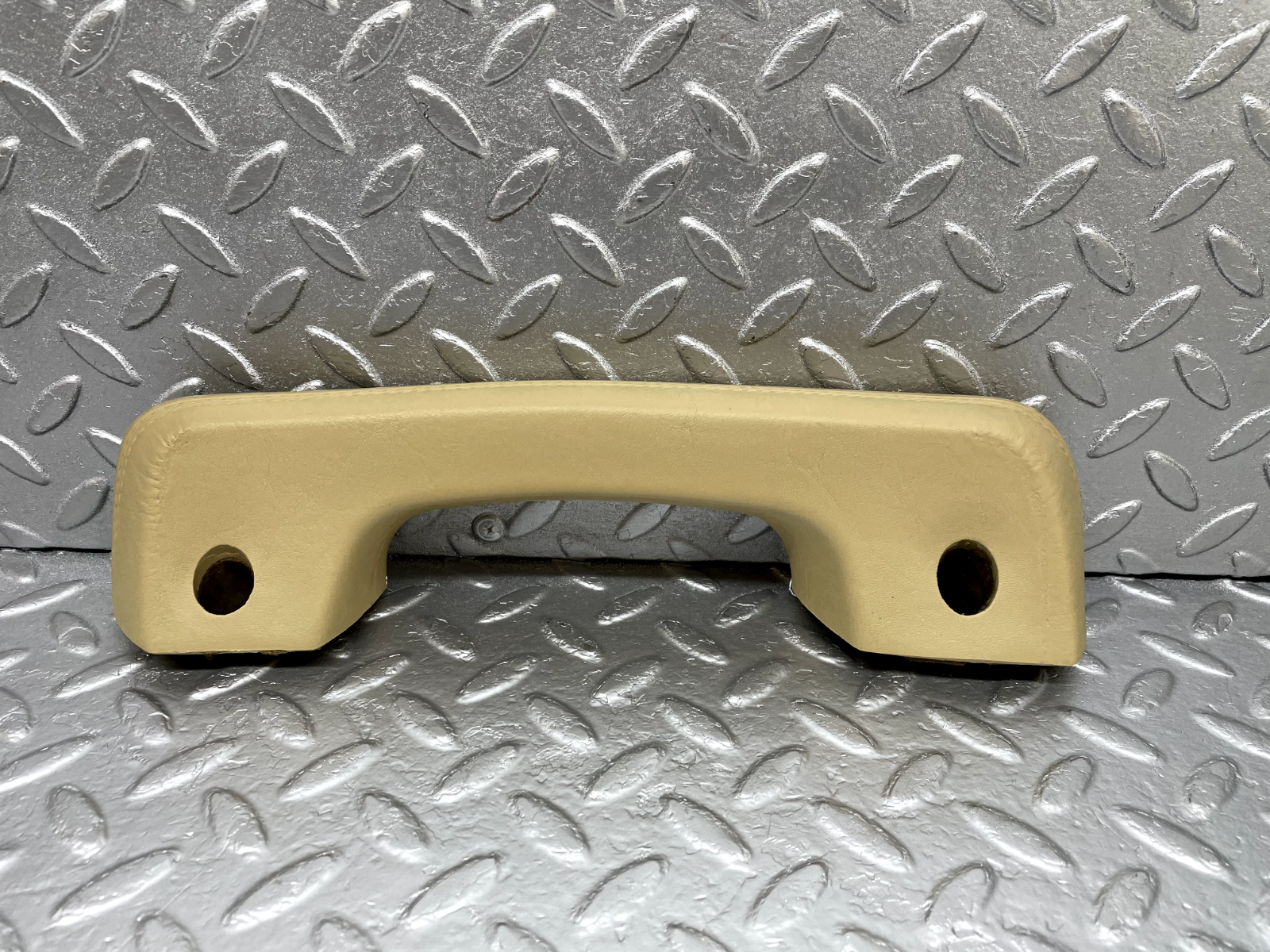 44259 Mercedes-Benz W123 280E Front Right Interior Door Handle Beige
