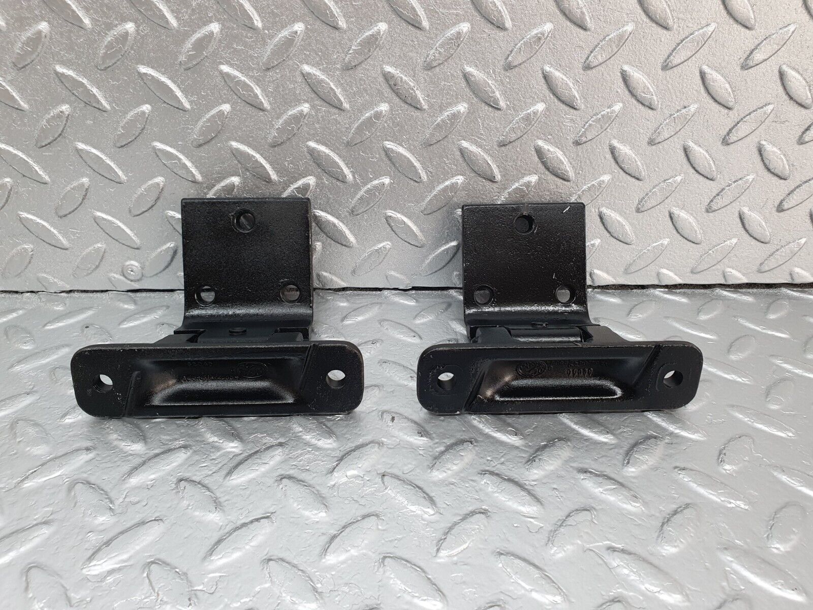 43140 Mercedes-Benz W108 280SE Door Hinge Left Side