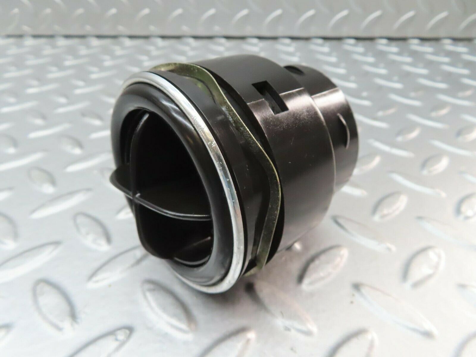 15603 Mercedes-Benz R107 450SL Dashboard Air Vent