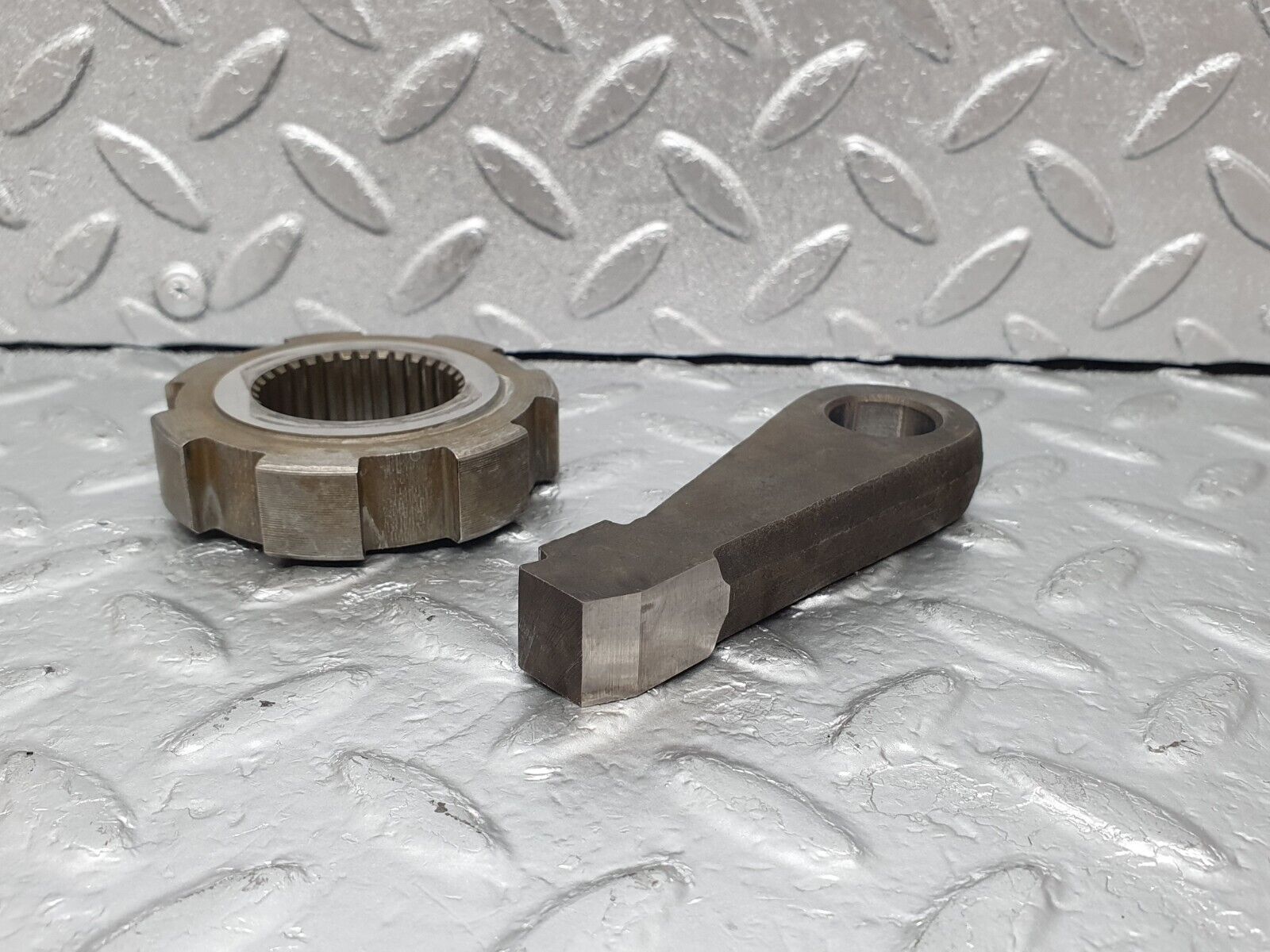 44229 Mercedes-Benz C107 350SLC Coupe Automatic Gearbox Parking Gear 722.001