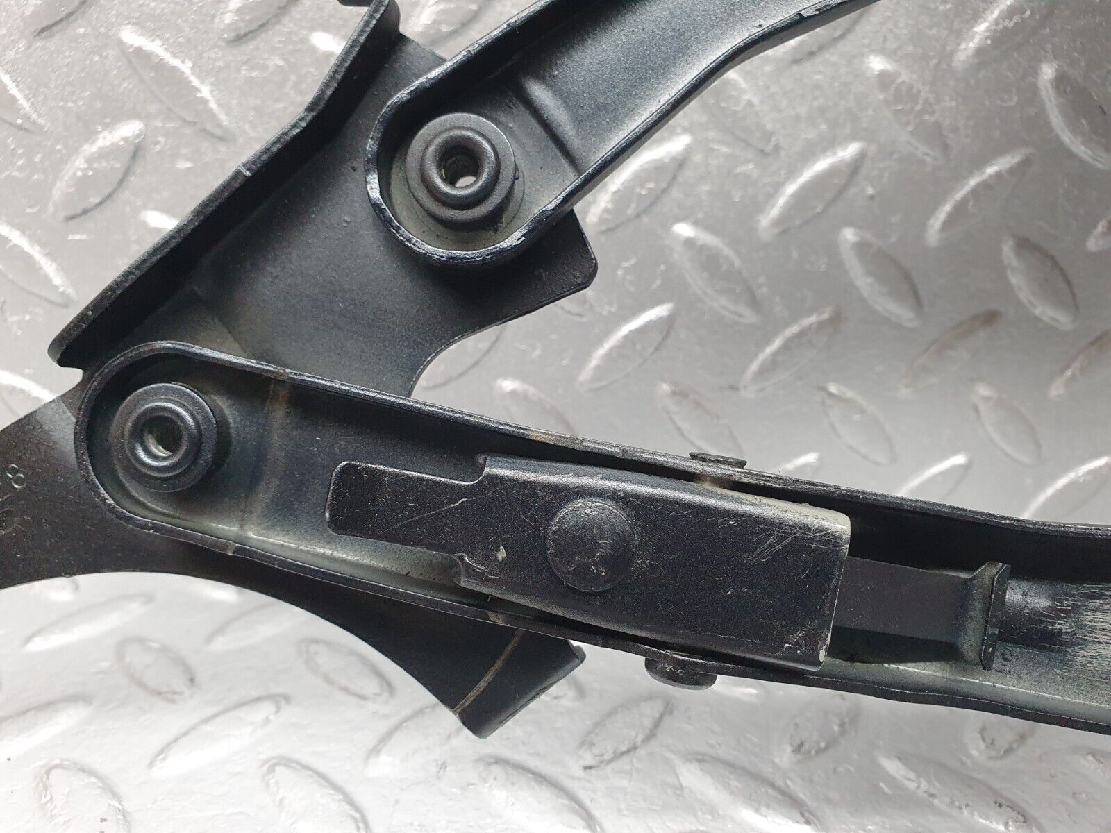 41873 Mercedes-Benz W202 C200 Bonnet Hinge Right Side 2028800228