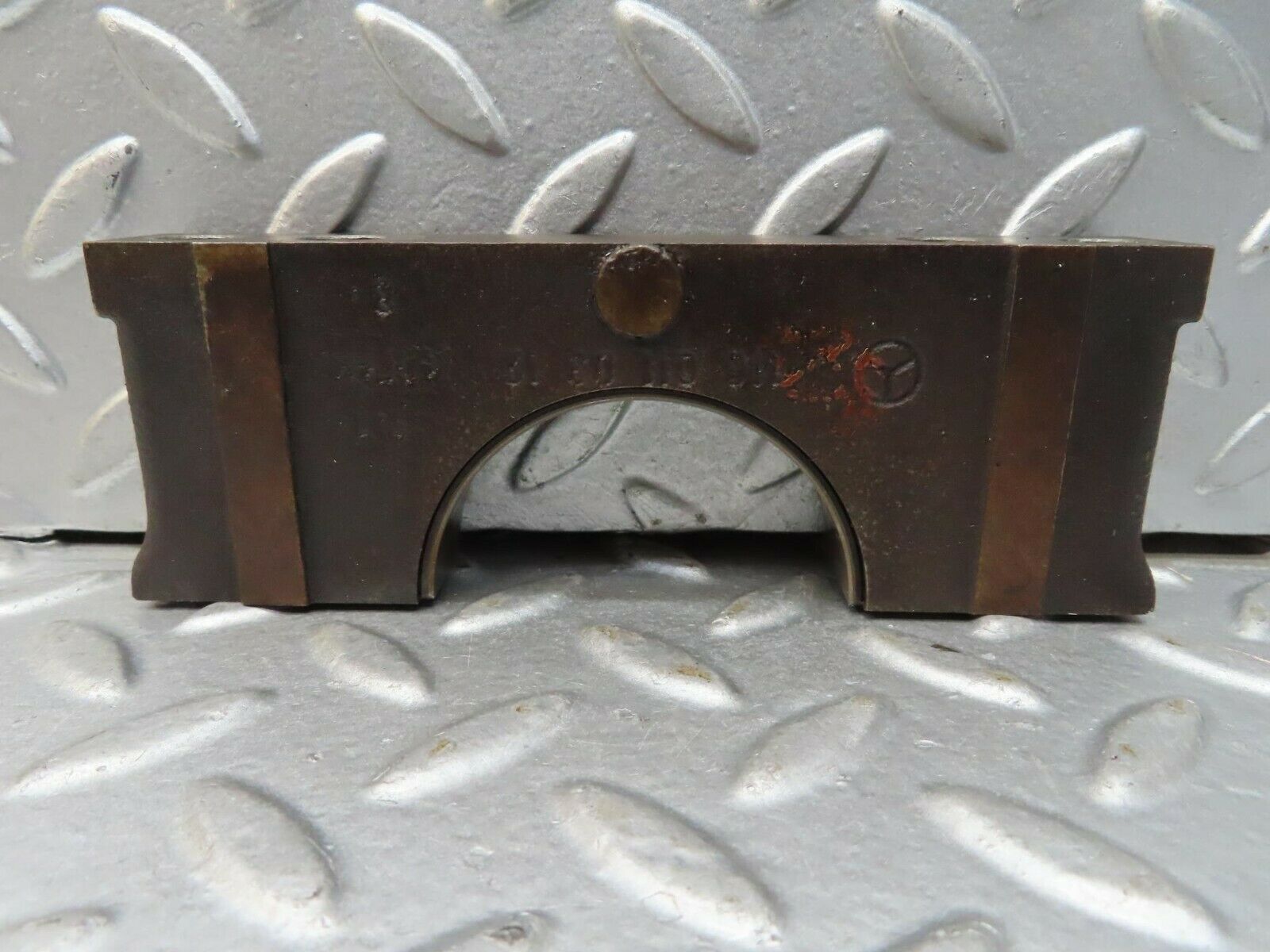 15706 Mercedes-Benz R107 450SL Crankshaft Bearing Holder Block 1160110313