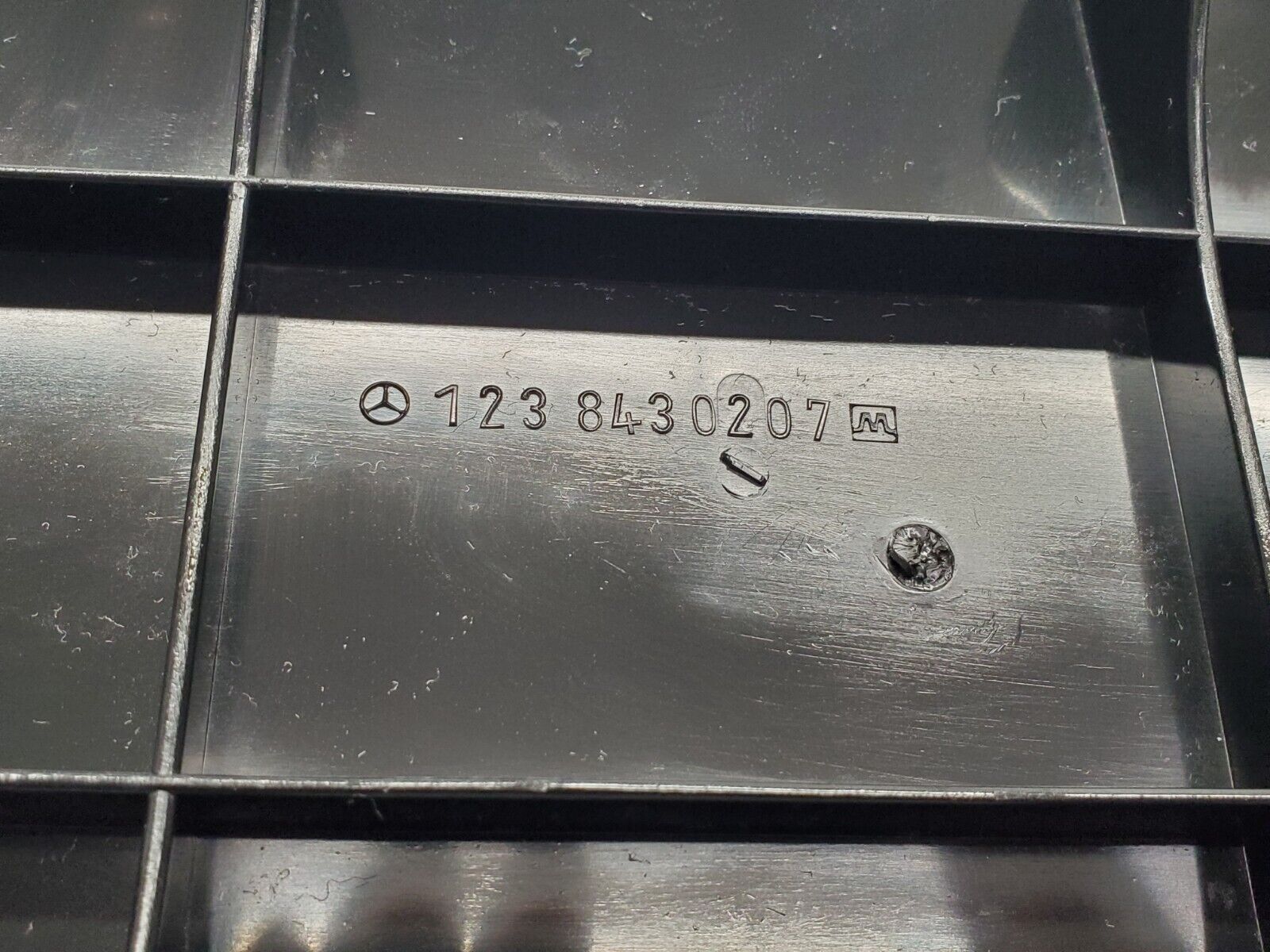 46615 Mercedes-Benz C123 280CE Coupe Rear Centre Armrest & Ashtray Black 1238430207