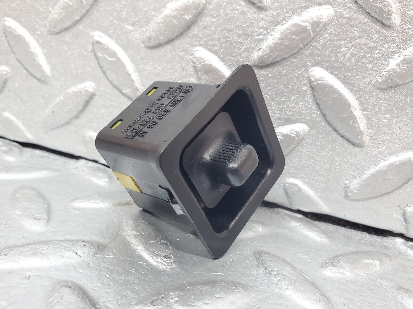 44356 Mercedes-Benz W123 280E Mirror Control Switch 2018200610