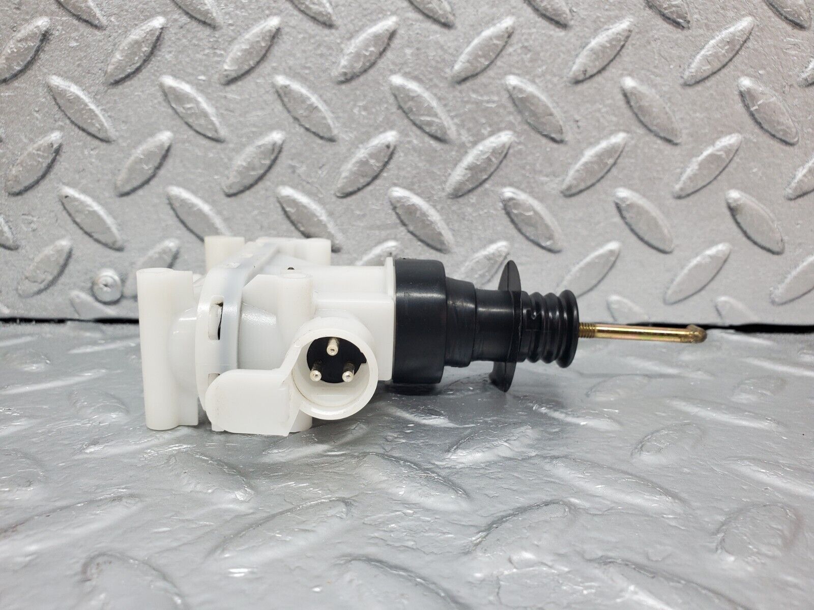 44952 Mercedes-Benz R129 300SL Coupe Left Door Lock Vacuum Actuator