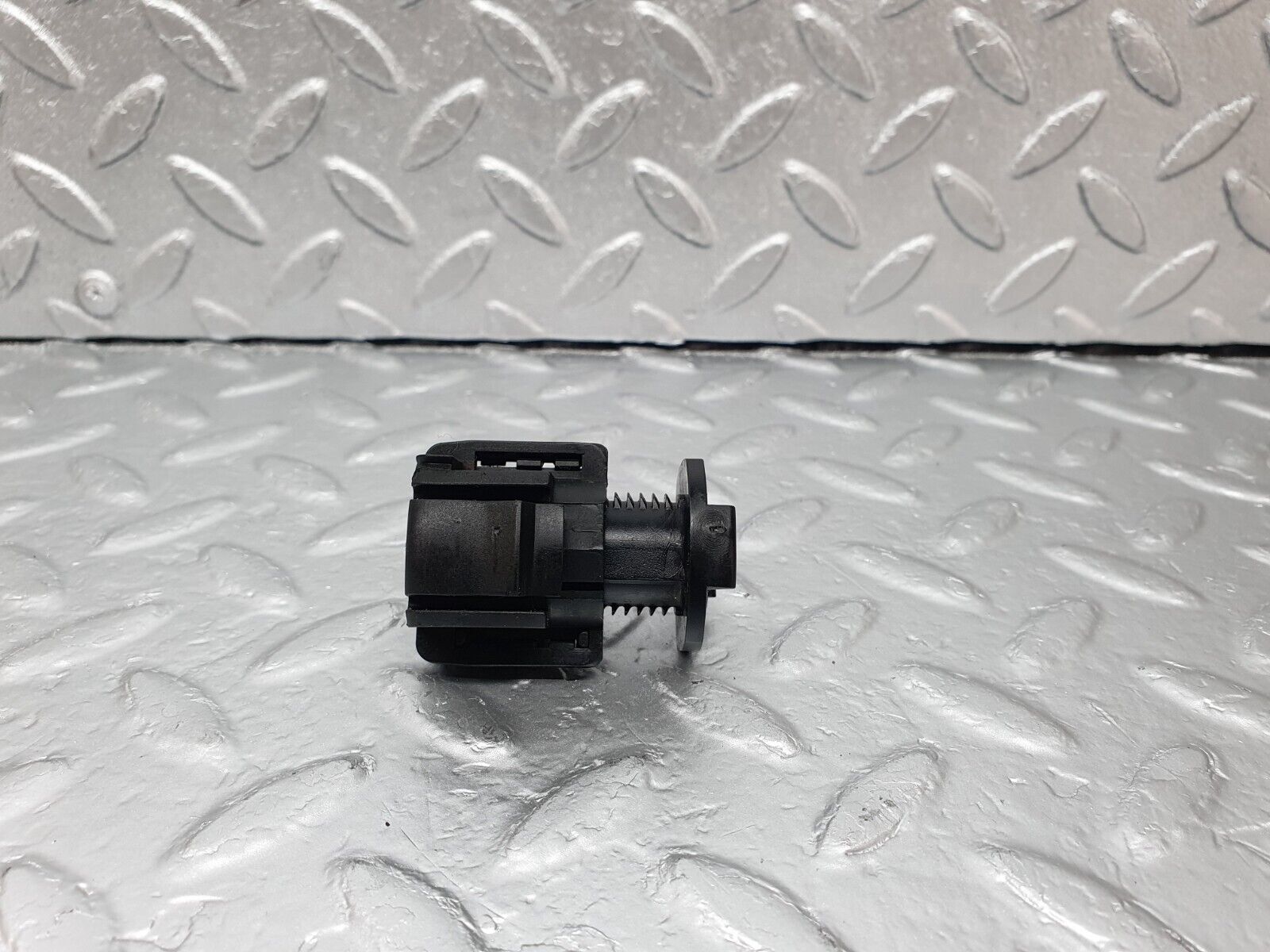 42942 Mercedes-Benz W201 190 2.0L Kickdown Switch 1243010141