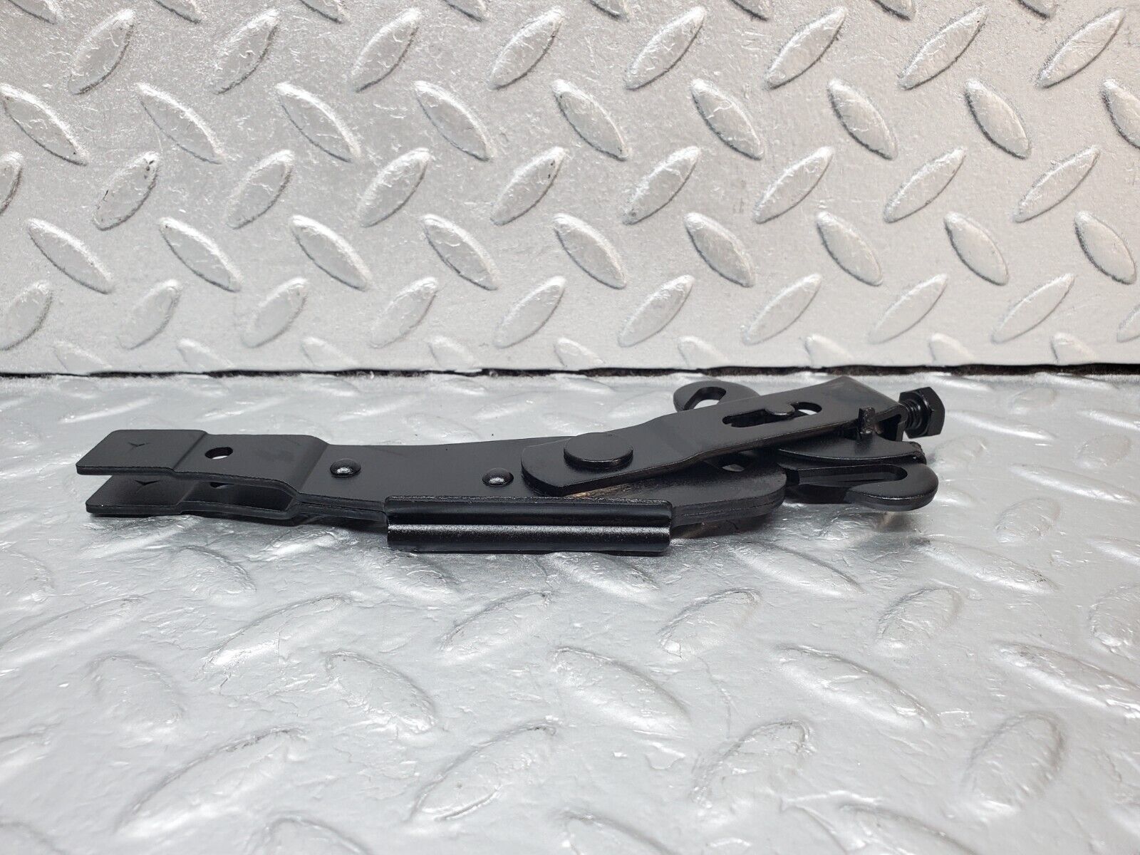 45936 Mercedes-Benz W126 420SE Handbrake Adjusting Handbrake Regulator