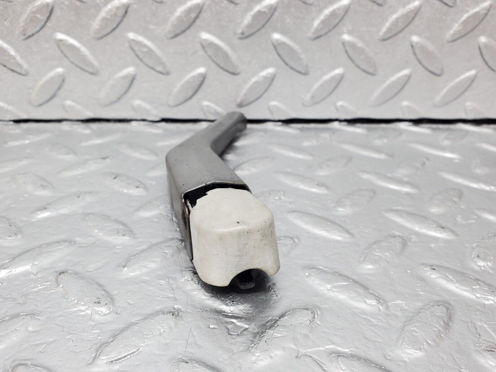 45817 Mercedes-Benz W126 420SE Headlight Wiper Arm Bosch Right Side