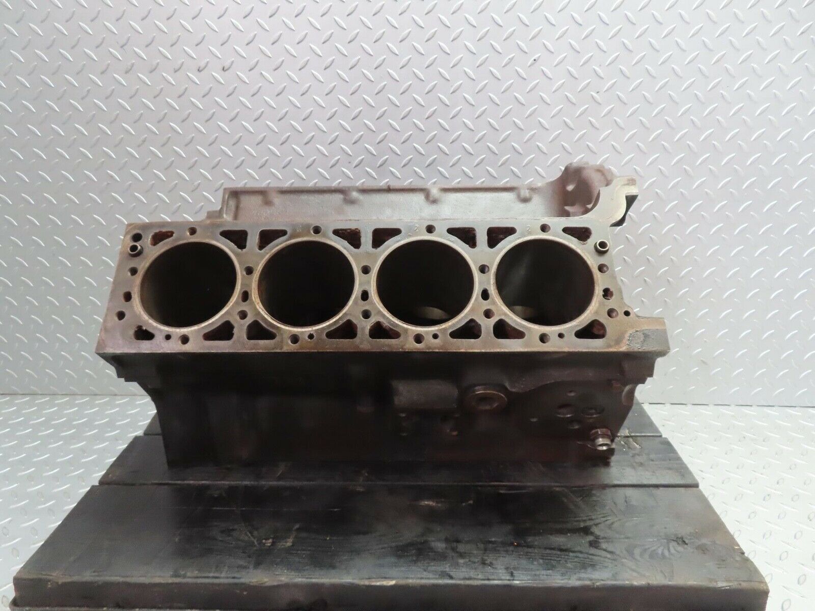 15799 Mercedes-Benz R107 450SL Engine Block 1170111101 M117.985