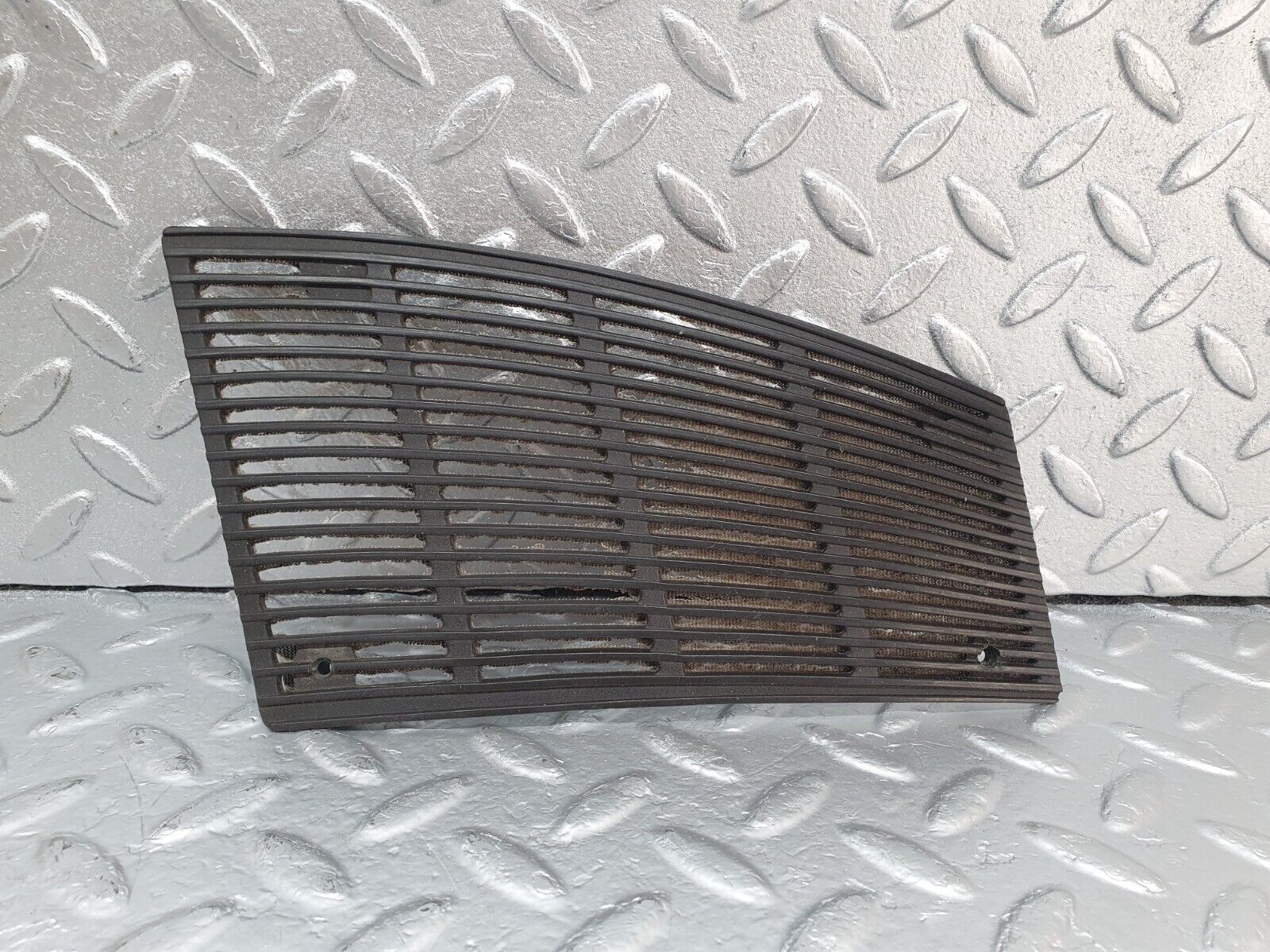 43675 Mercedes-Benz C126 380SEC Coupe Dashboard Speaker Cover Right Side