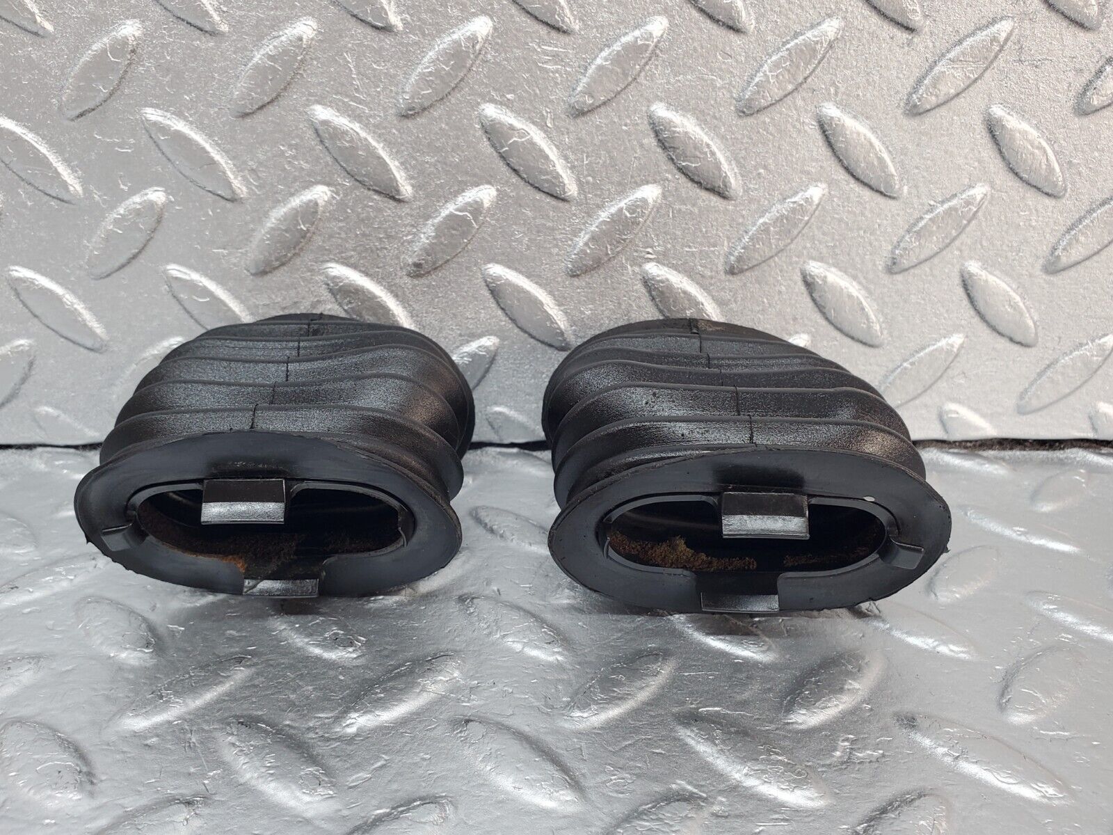 45681 Mercedes-Benz W126 420SE Rear Door Wire Protector Rubber 1268210597