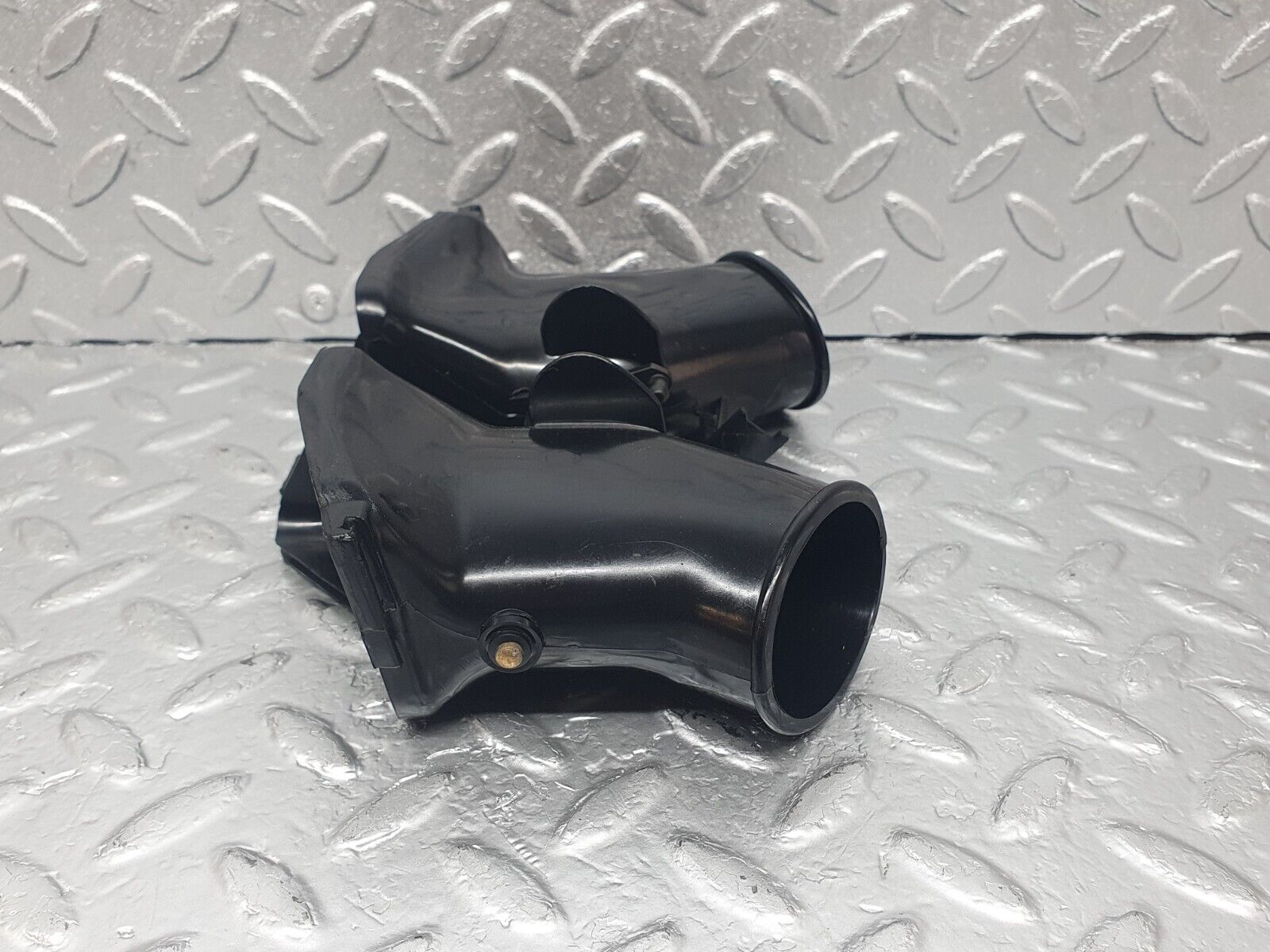 43628 Mercedes-Benz C126 380SEC Coupe Air Duct Vent 1268300044