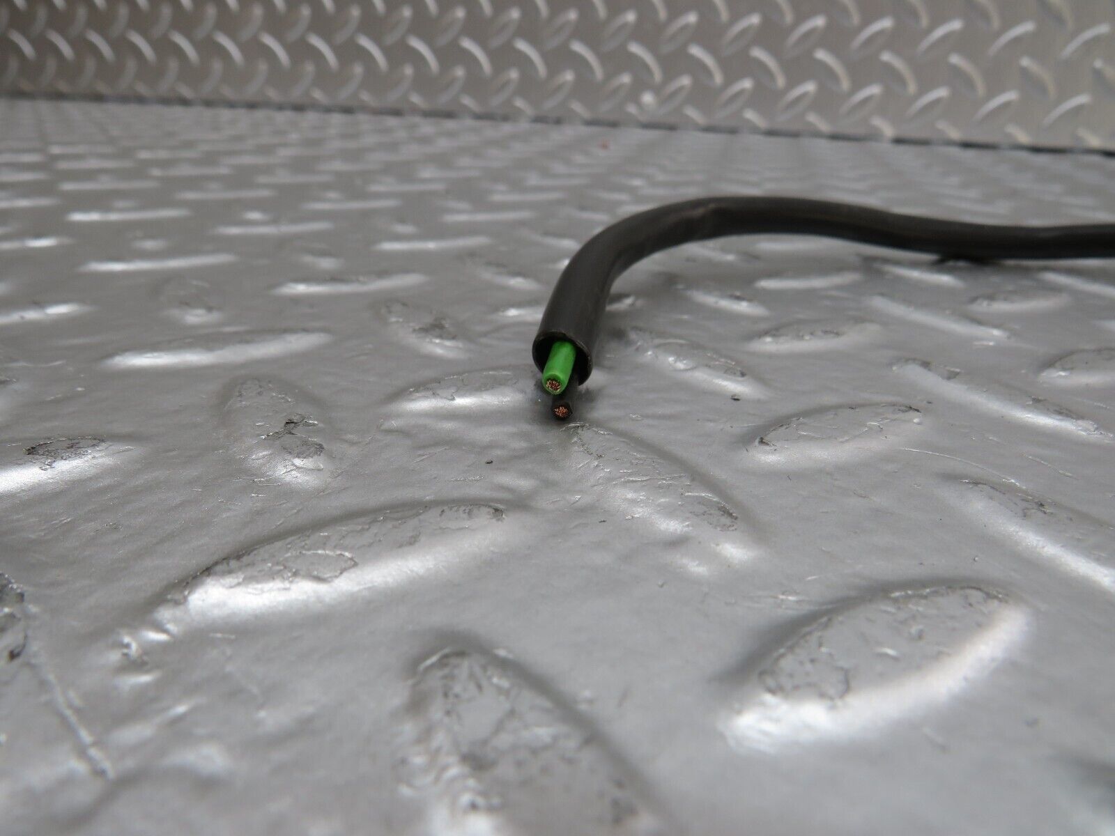 25091 Mercedes-Benz C107 Rear Left Window Regulator Motor 0130821017