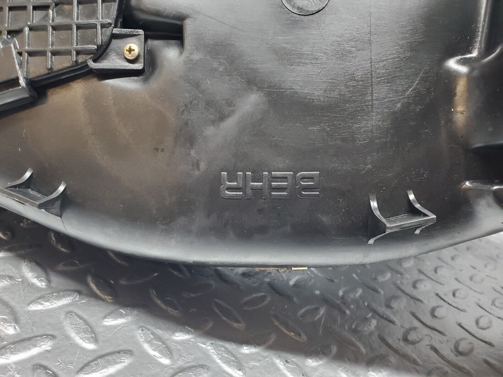 45897 Mercedes-Benz W126 420SE Heater Box Blower Housing Behr