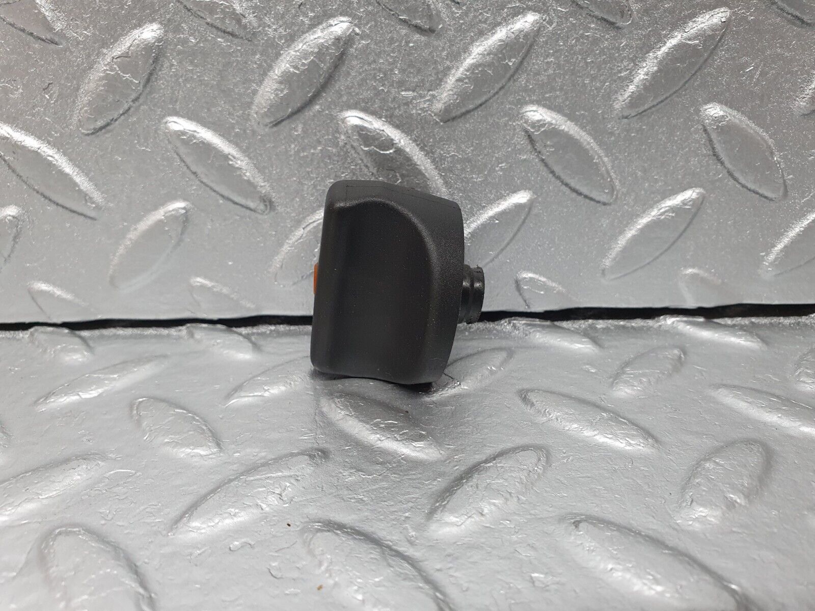 41676 Mercedes-Benz W124 200E Headlight Switch Knob