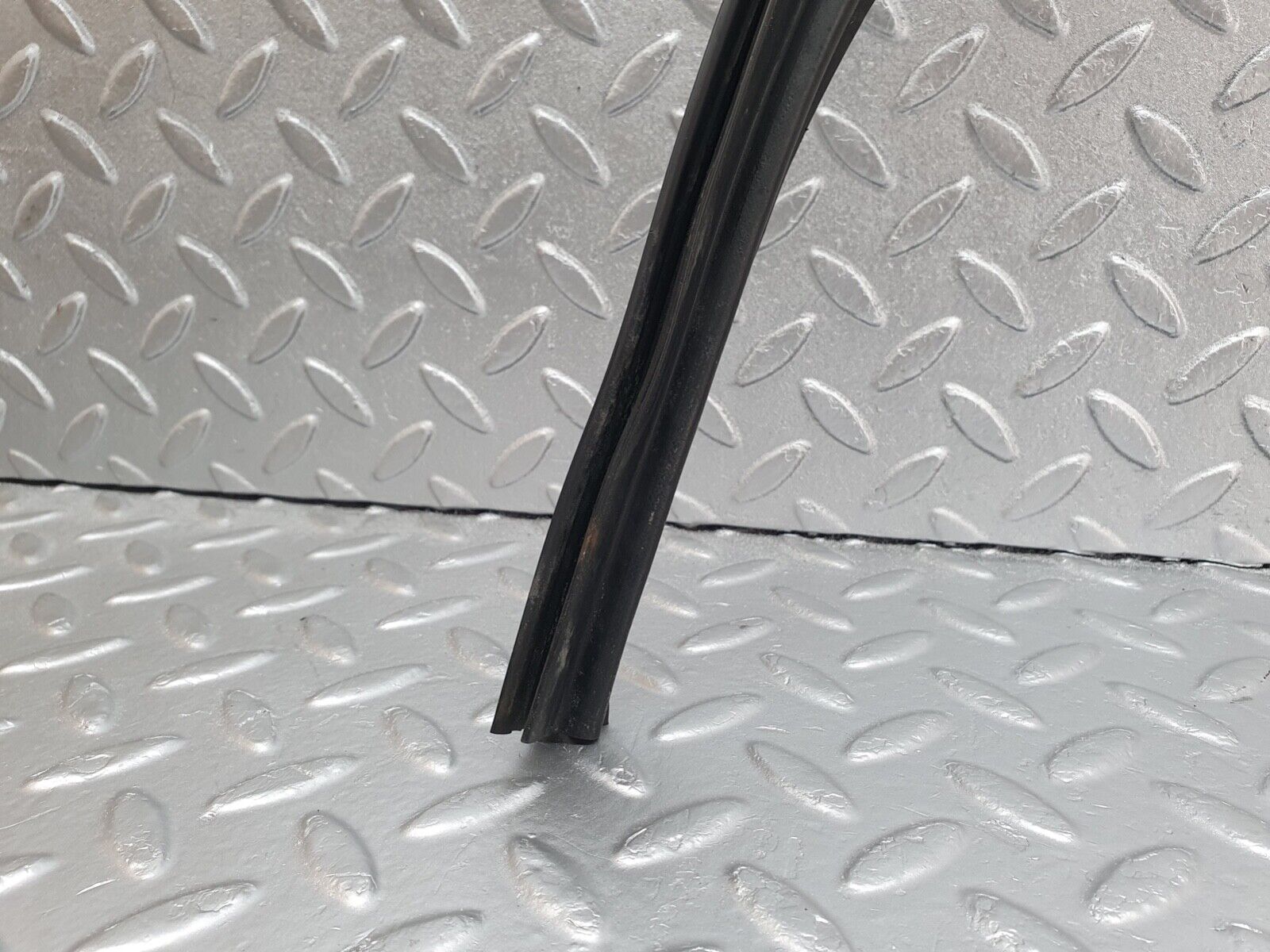 43018 Mercedes-Benz W201 190 Inner Mudguard Panelling Front Left 2018840135