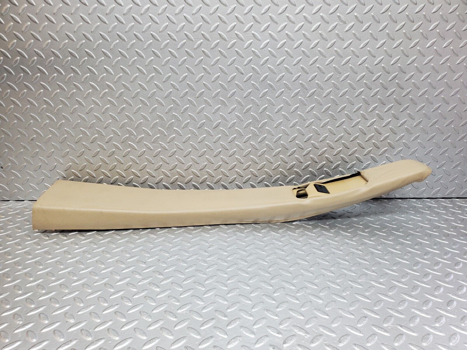 45765 Mercedes-Benz W126 420SE B Pillar Cover Right Side Beige 1246920222