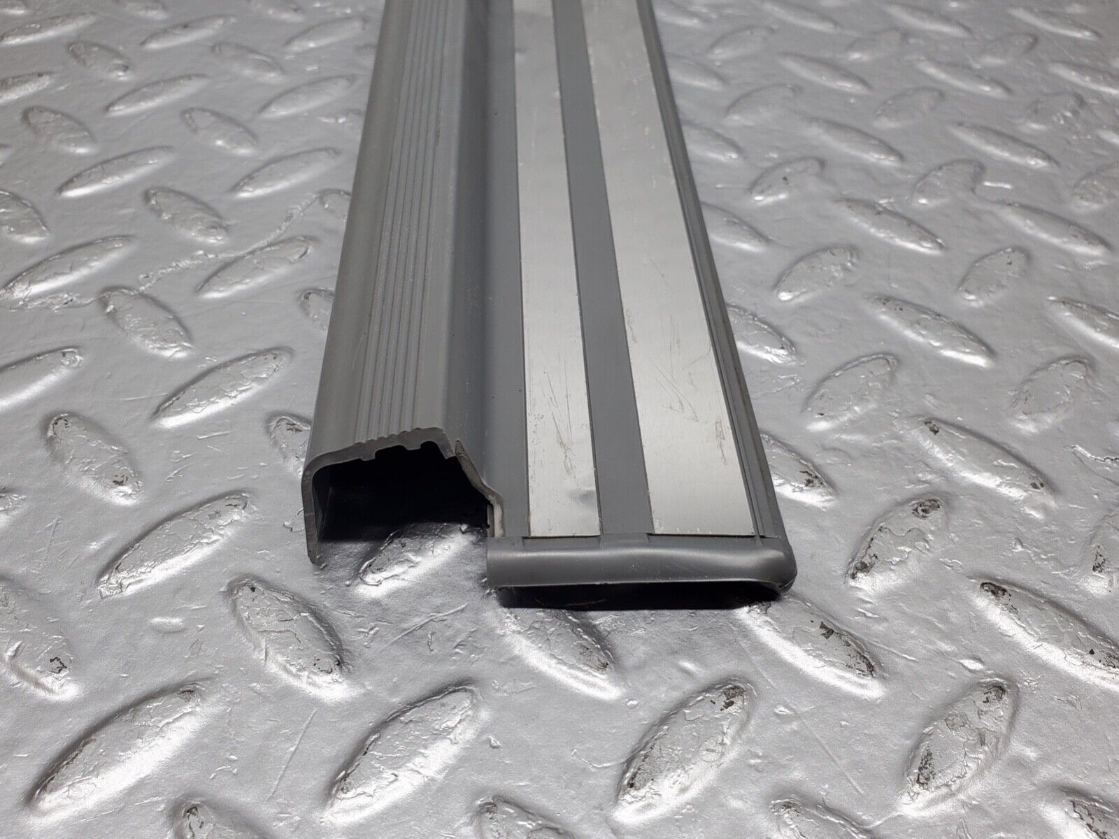 44584 Mercedes-Benz W124 220E Rear Right Door Sill Trim