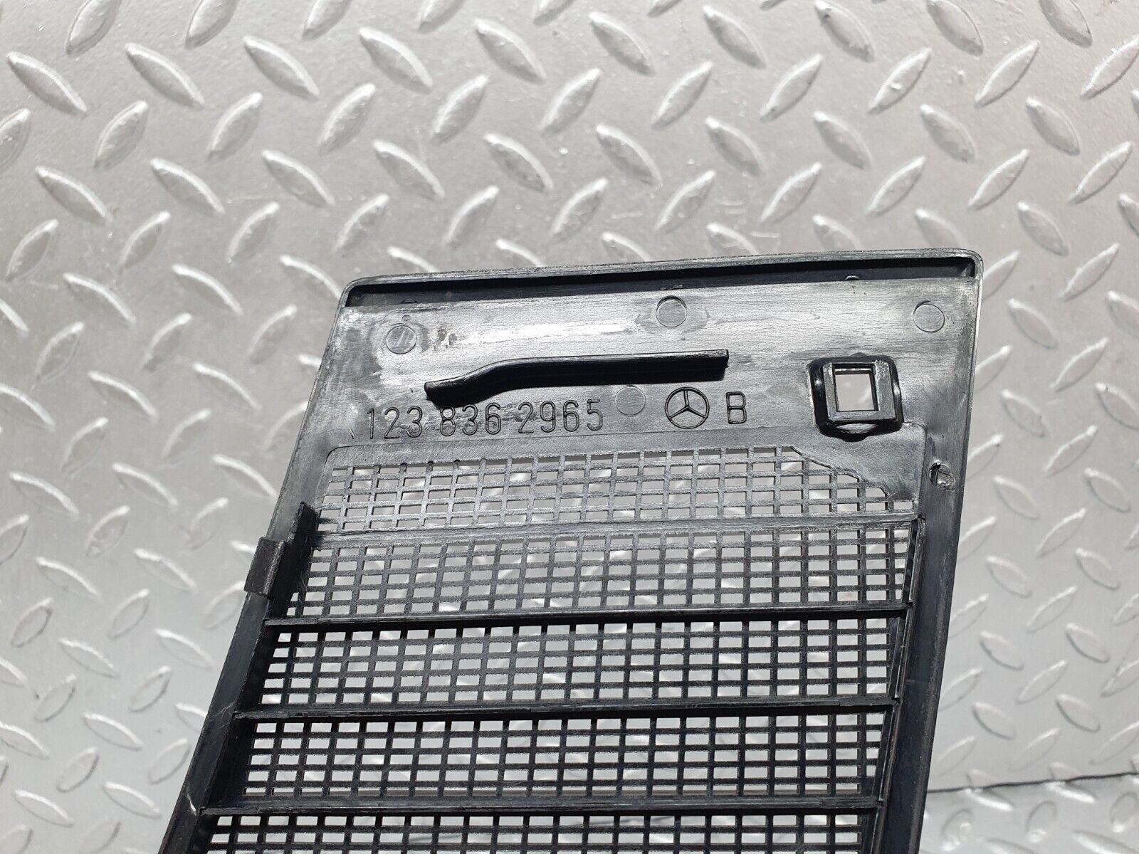 43902 Mercedes-Benz C123 230CE Coupe Air Intake Grill Left Side 1238362965