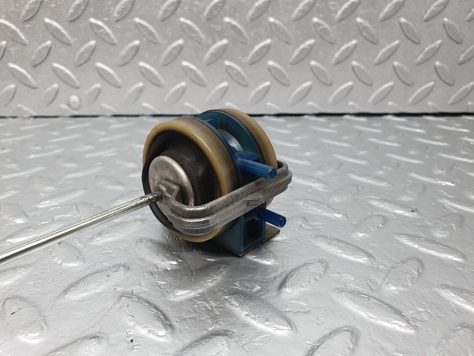 43249 Mercedes-Benz W108 280SE Rear Right Door Lock Vacuum Actuator