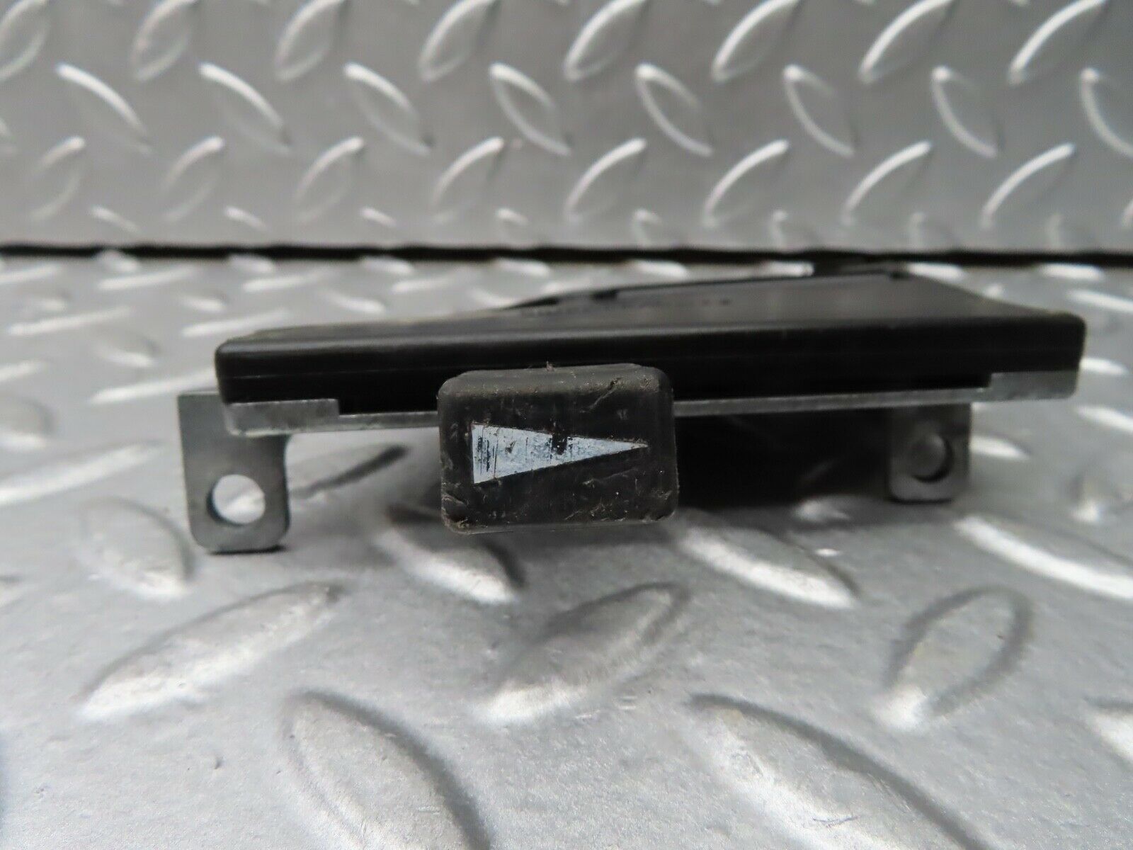 20592 Mercedes-Benz R107 450SL Air Vent Control Lever Left 1078300385