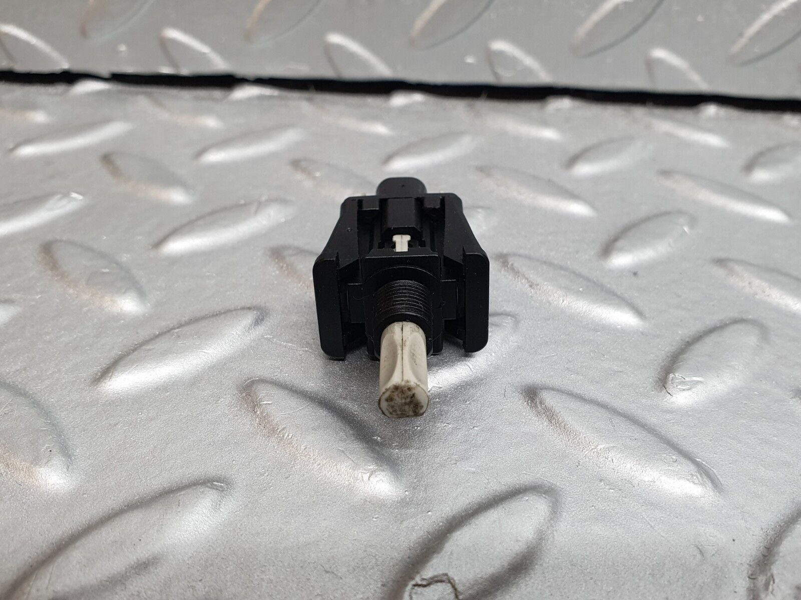 42053 Mercedes-Benz W202 C200 Door Contact Switch 2018202110