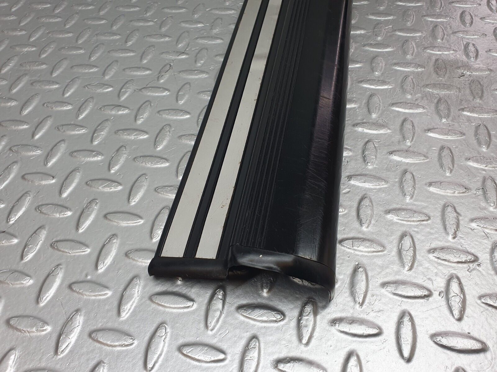 41768 Mercedes-Benz W202 C200 Front Right Door Sill Trim 2026800735