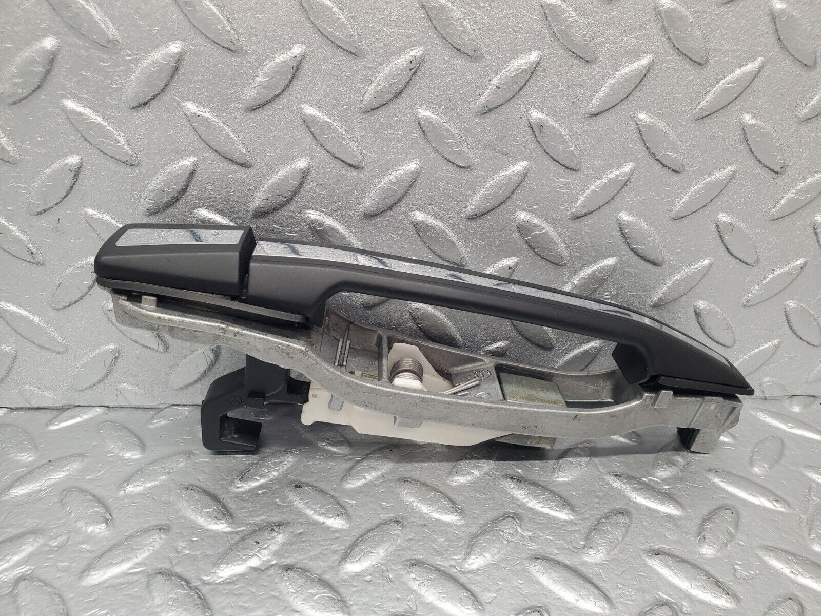 46142 Mercedes-Benz W124 Rear Right Exterior Door Handle