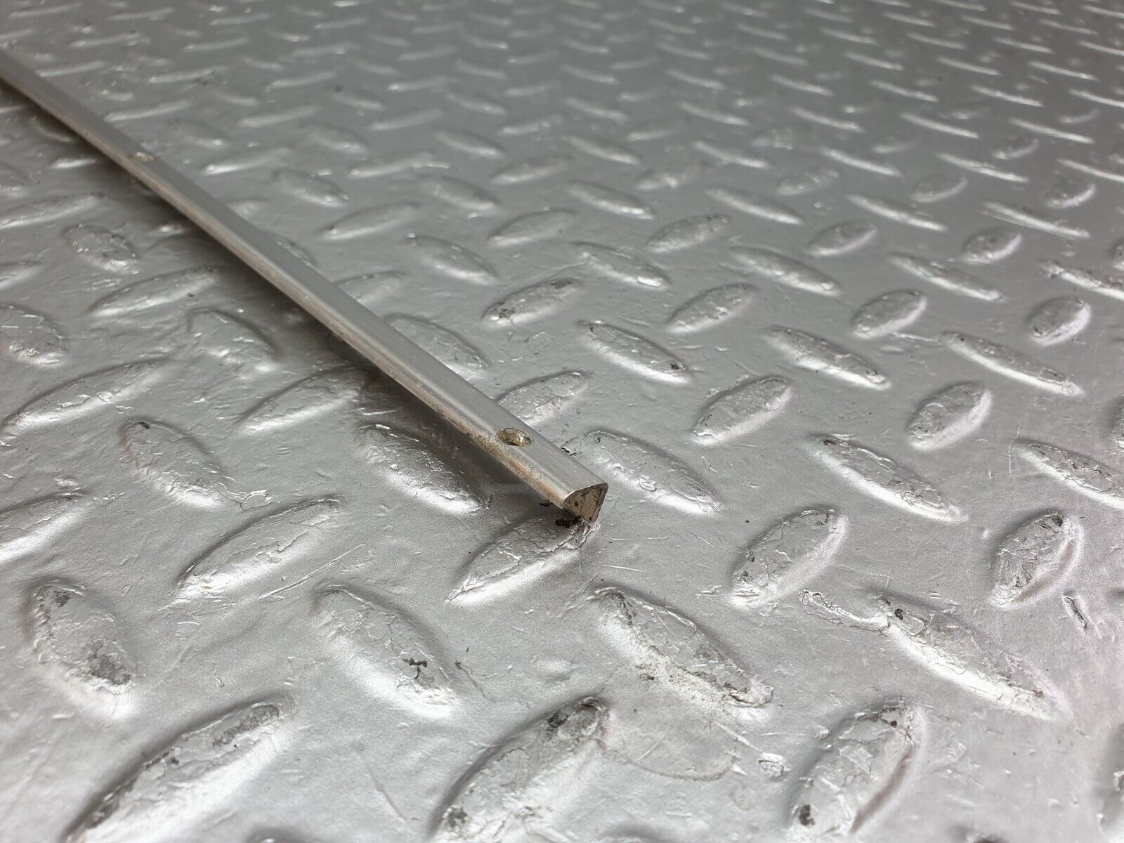 43750 Mercedes-Benz C126 380SEC Coupe Sunroof Chrome Trim