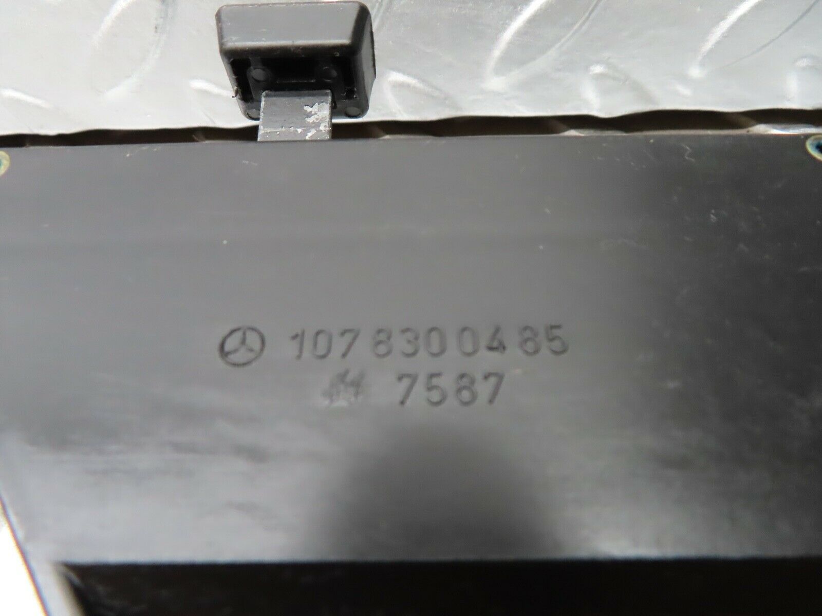 20590 Mercedes-Benz R107 450SL Air Vent Control Lever Right 1078300485