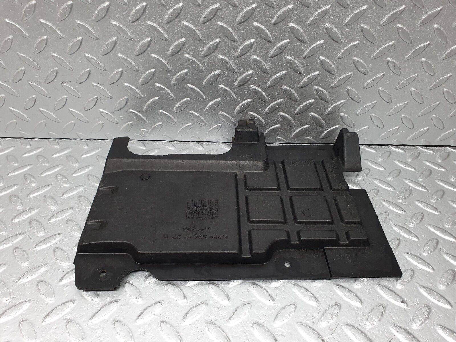 41782 Mercedes-Benz W202 C200 Left Engine Bay Cover Panel 2025241230